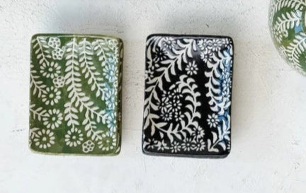 Stoneware Dish w/ Wax Relief Botanicals