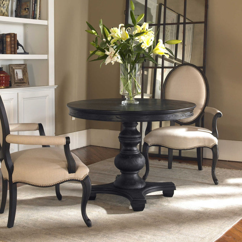 Braylee Dining Table