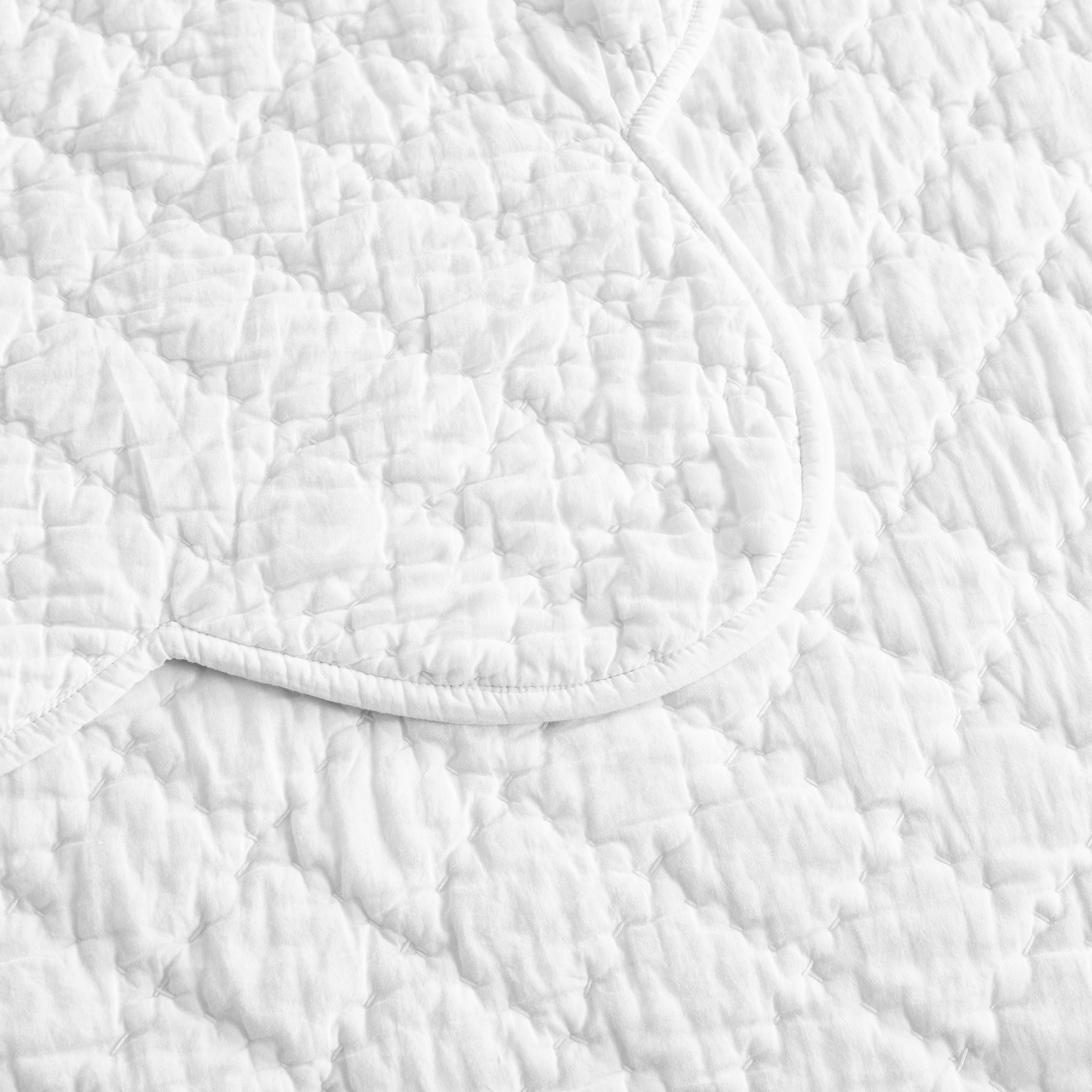 Diamond Scallop Cotton Voile Hand Stitched Quilt Set