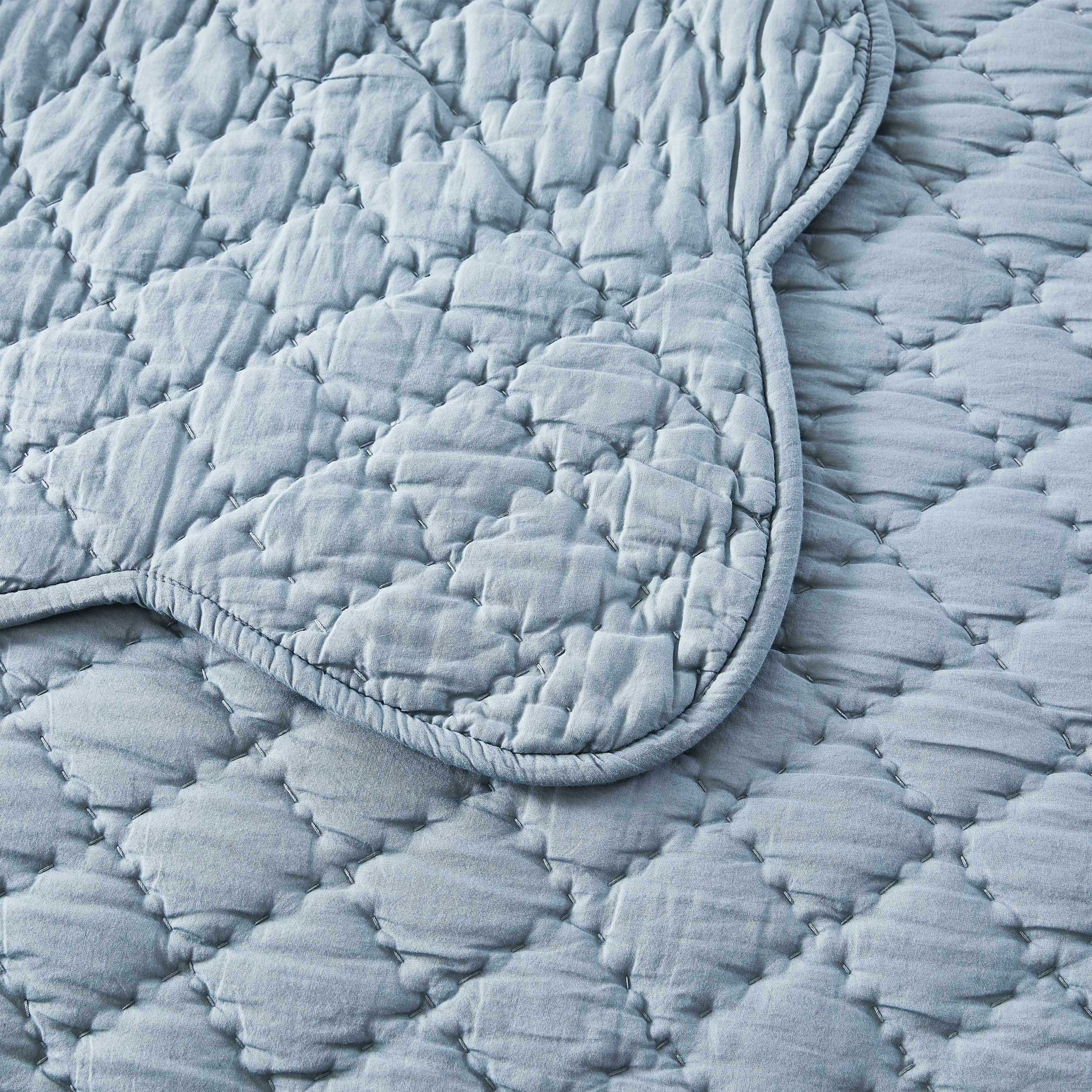 Diamond Scallop Cotton Voile Hand Stitched Quilt Set