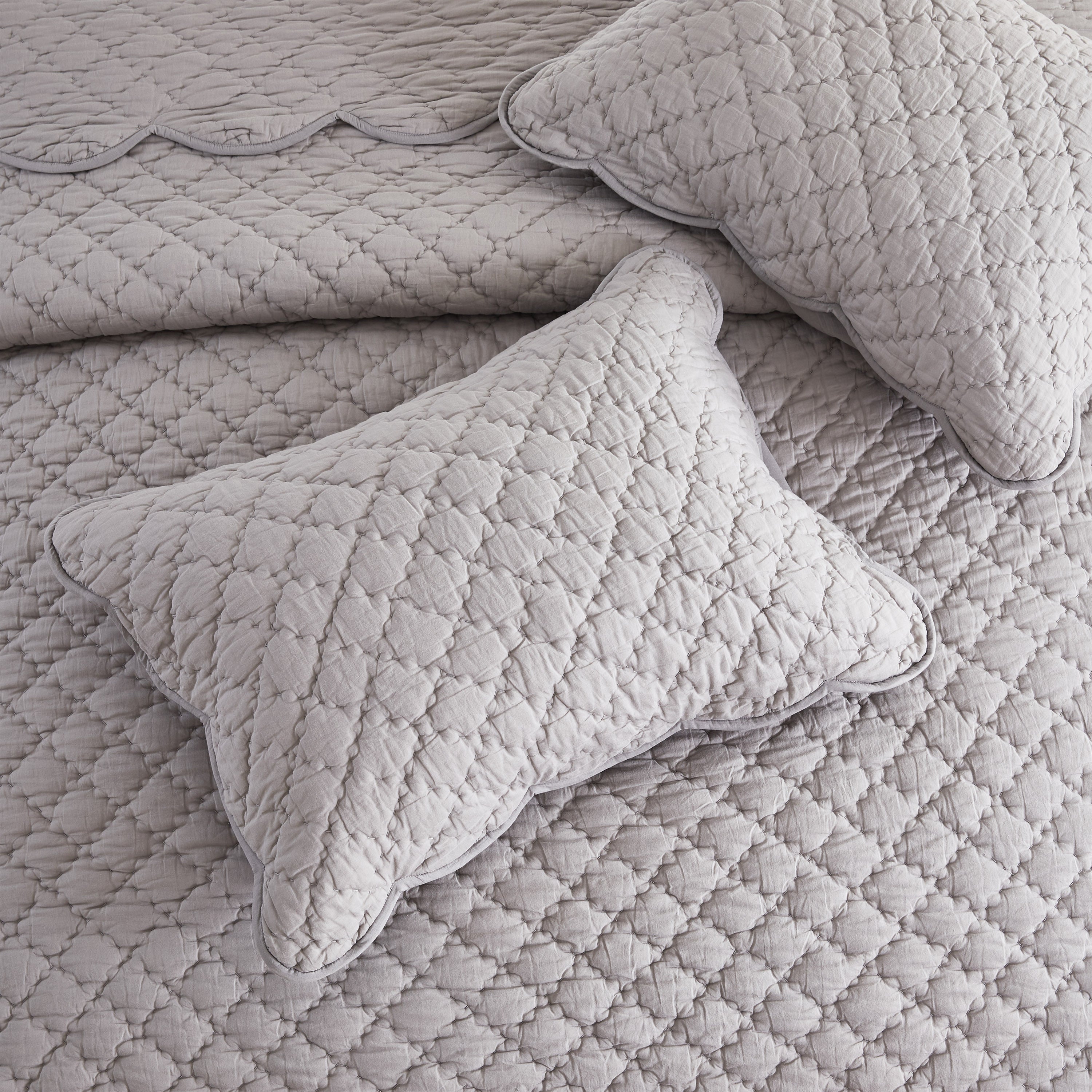 Diamond Scallop Cotton Voile Hand Stitched Quilt Set