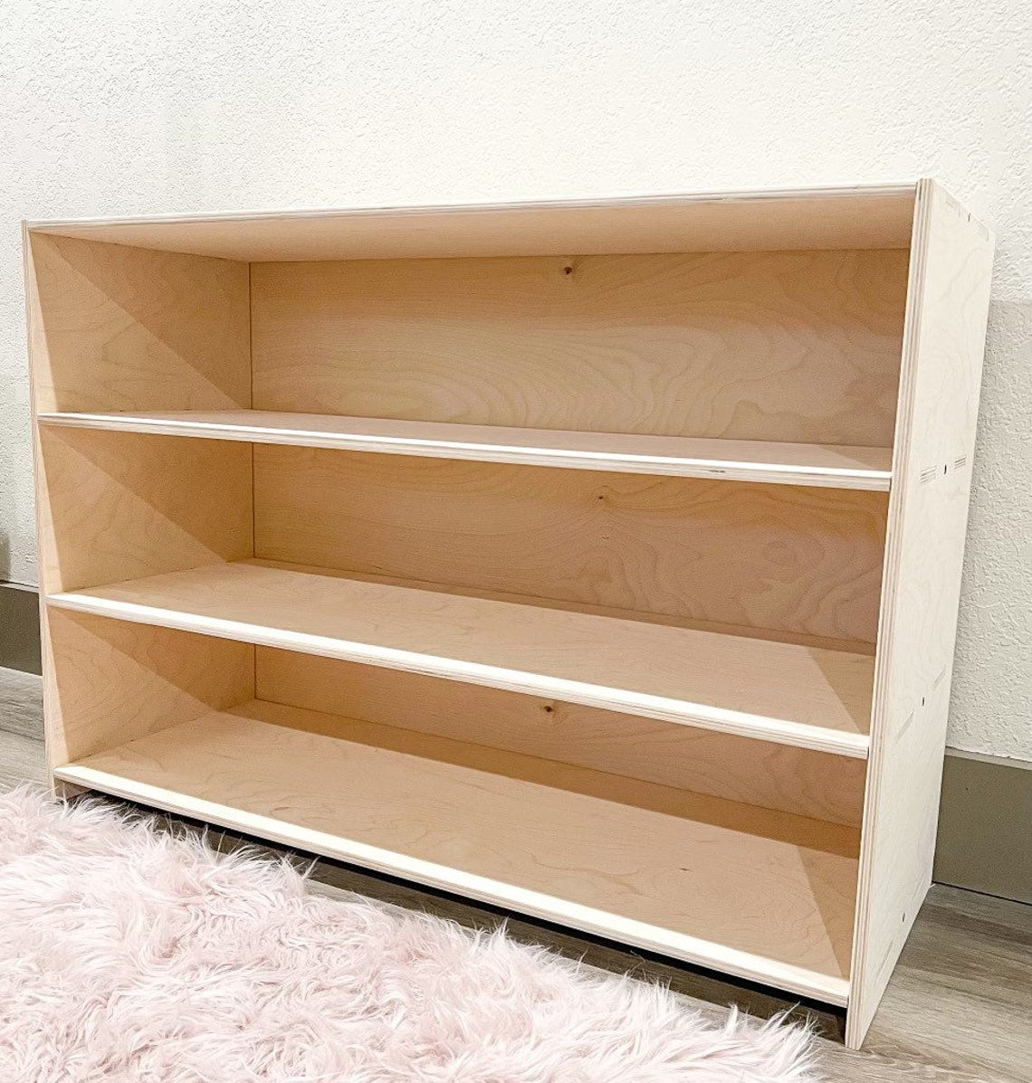 VIOLET- Toy Shelf