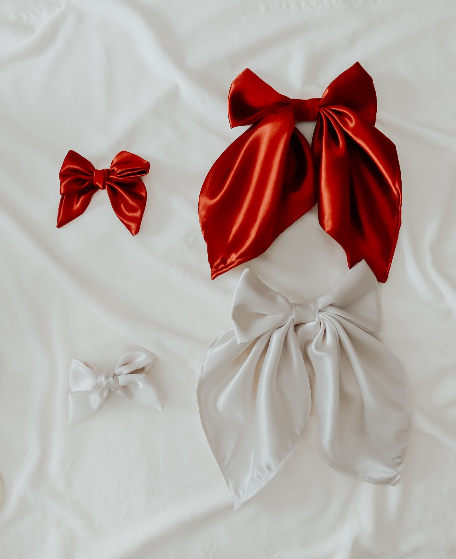 Ivorie Holiday Luxury Large Bow Clip