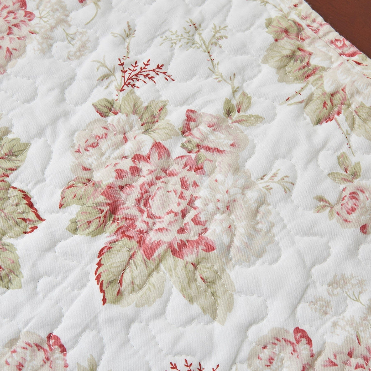 Bedding Set of 4-Pieces Dainty Cottage Floral Roses Quilted Cotton Dining Table Placemats 13” x 19” (3036)
