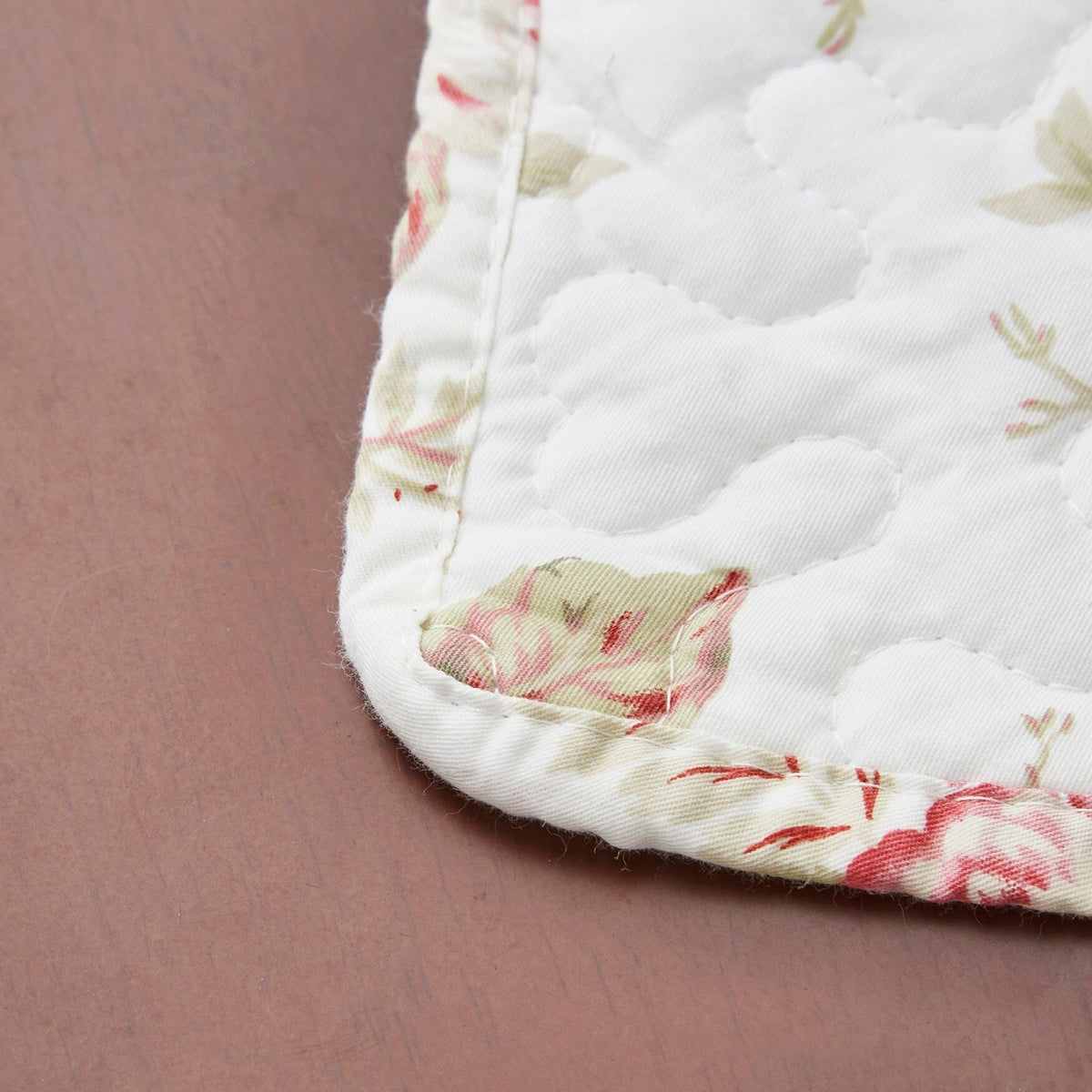 Bedding Set of 4-Pieces Dainty Cottage Floral Roses Quilted Cotton Dining Table Placemats 13” x 19” (3036)