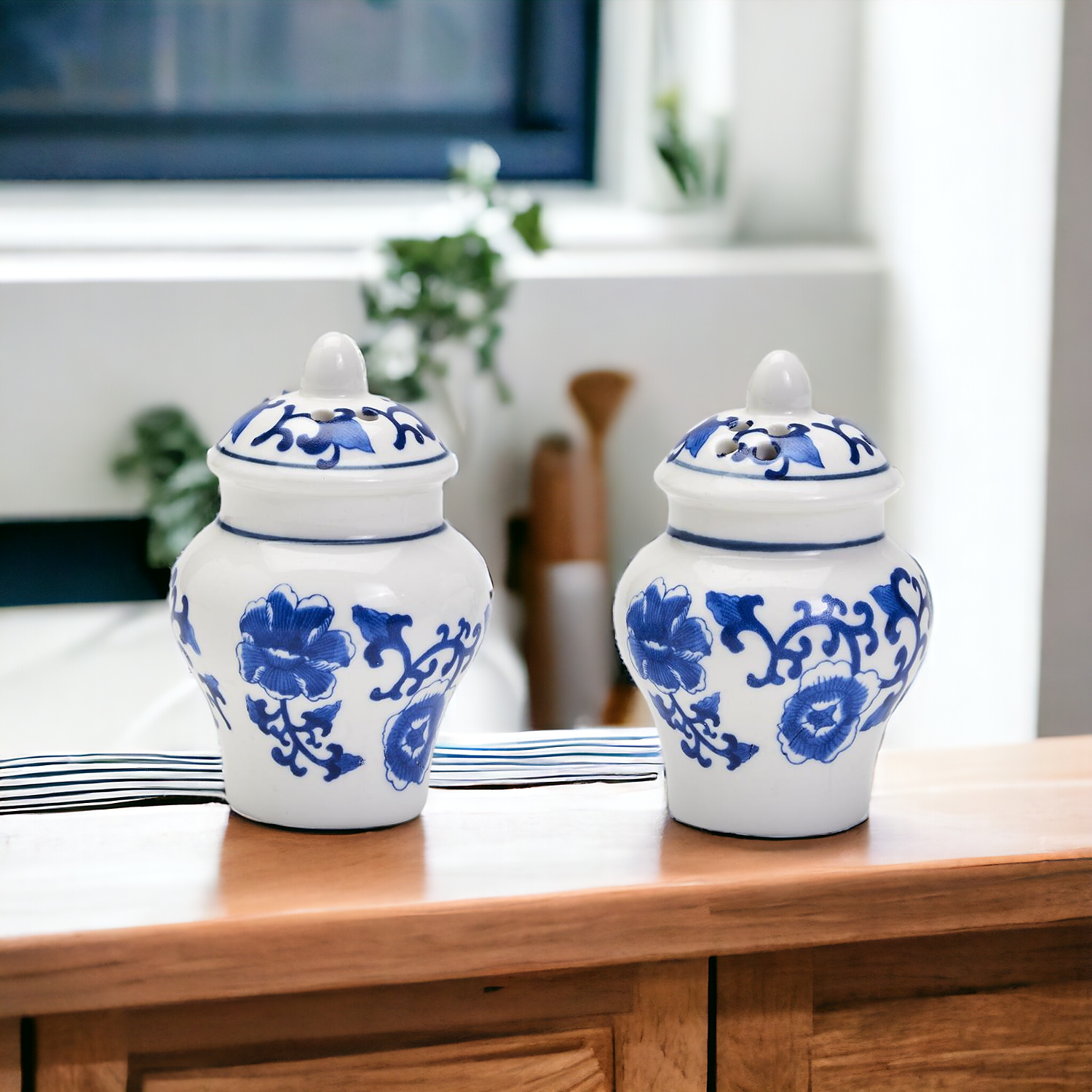 Ginger Jar Shakers