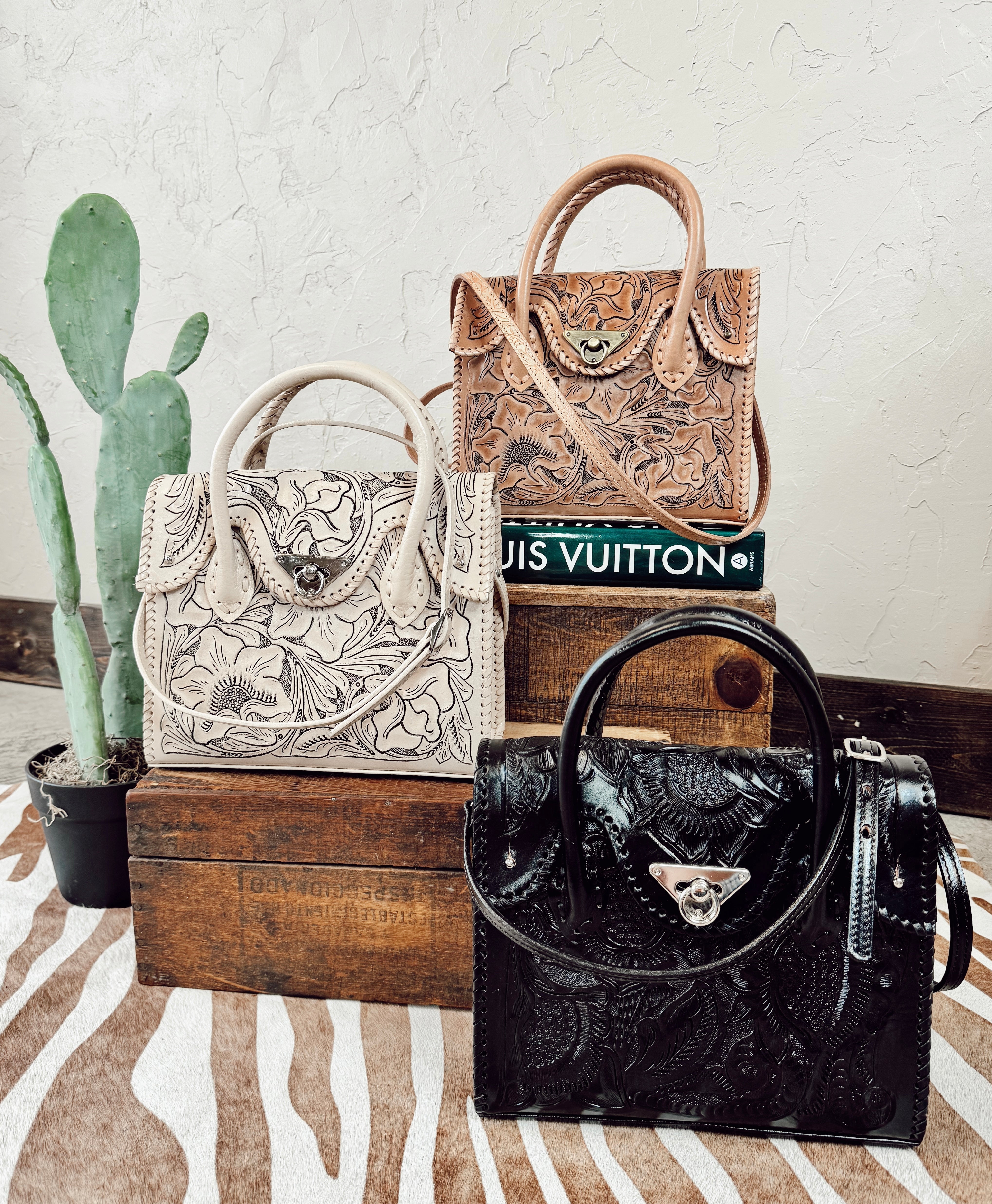 The Que Chula Dos Botones Bag
