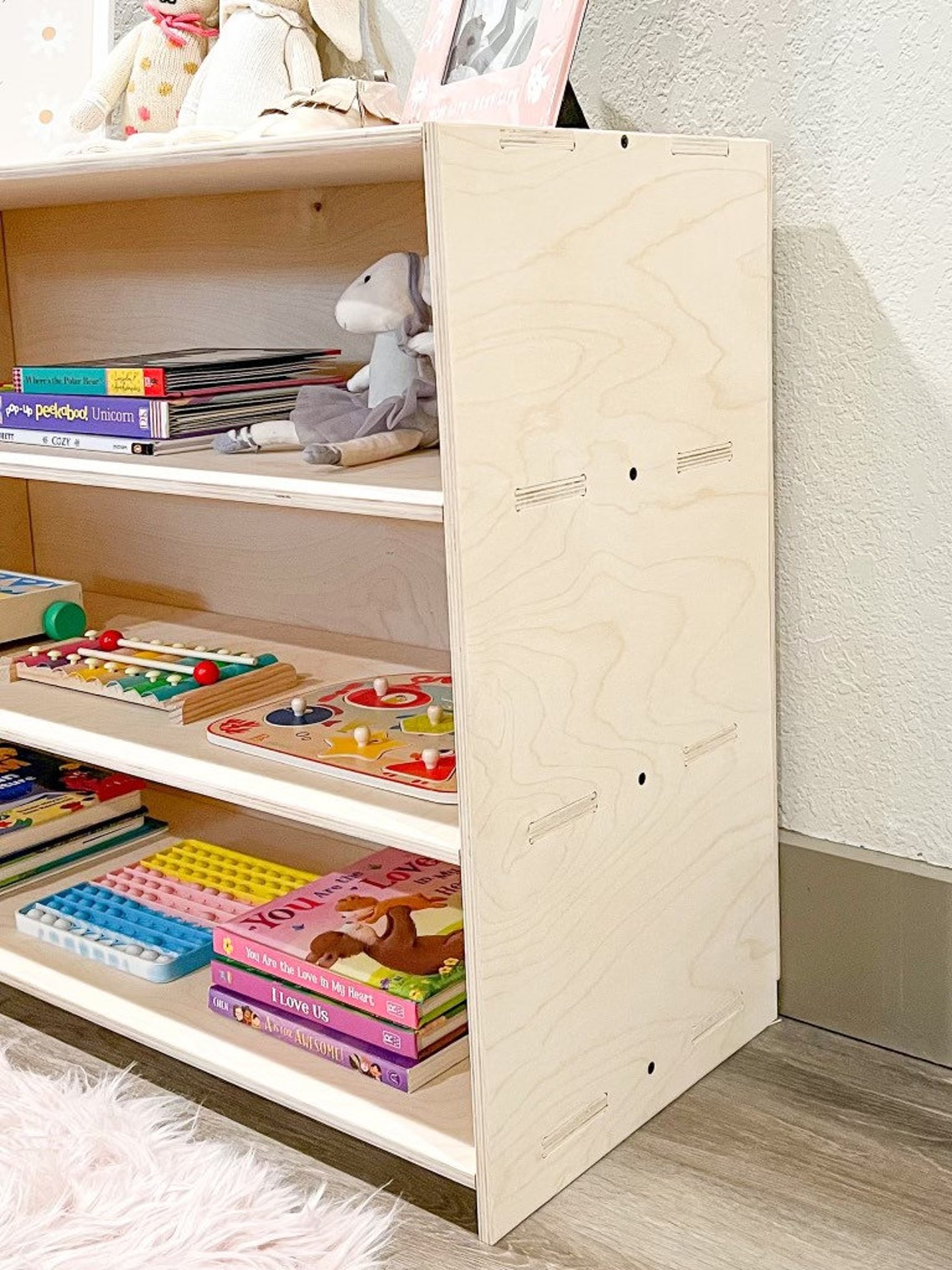 VIOLET- Toy Shelf