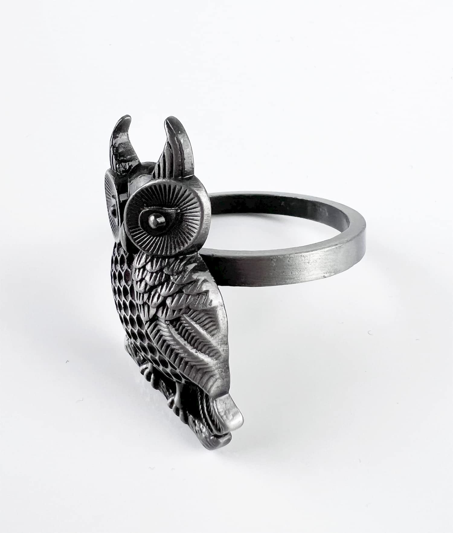 Fennco Styles Perched Owl Metal Napkin Rings, Set of 4 - Animal Napkin Holders for Home Décor, Dining Table, Banquets, Family Gathering and Special Occasions