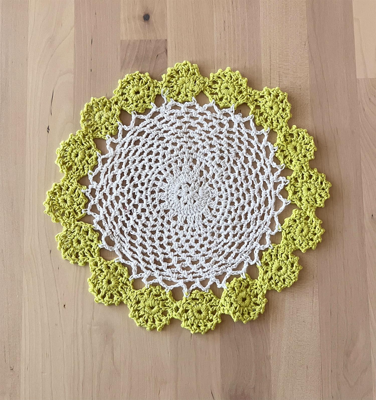 Fennco Styles Handmade Two-Tone Floral Crochet Tray Doily, 9" Round - Cloth Placemat for Everyday Use, Holidays, Home Décor, Cocktail Party, Tea Party, Special Occasion