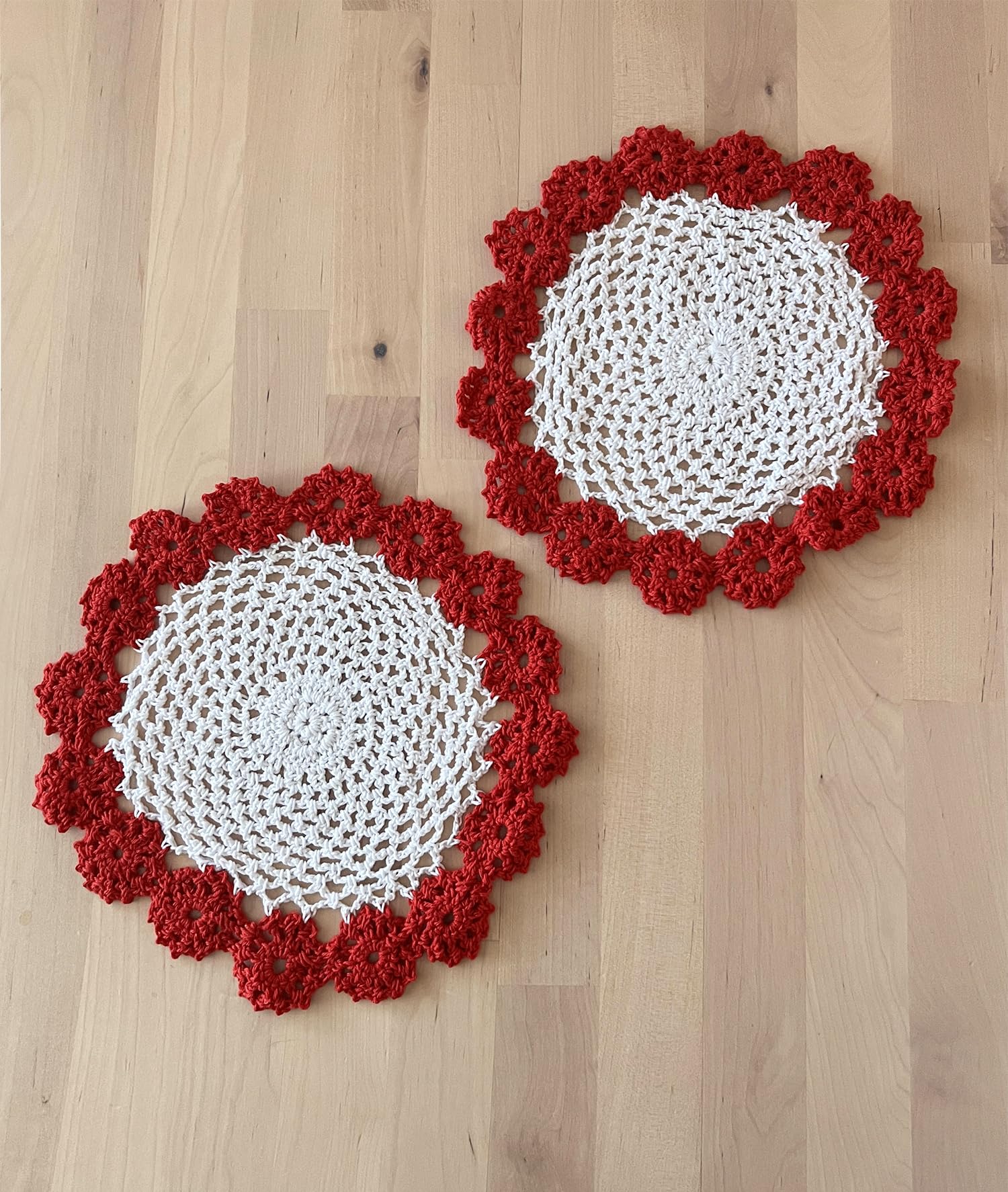 Fennco Styles Handmade Two-Tone Floral Crochet Tray Doily, 9" Round - Cloth Placemat for Everyday Use, Holidays, Home Décor, Cocktail Party, Tea Party, Special Occasion
