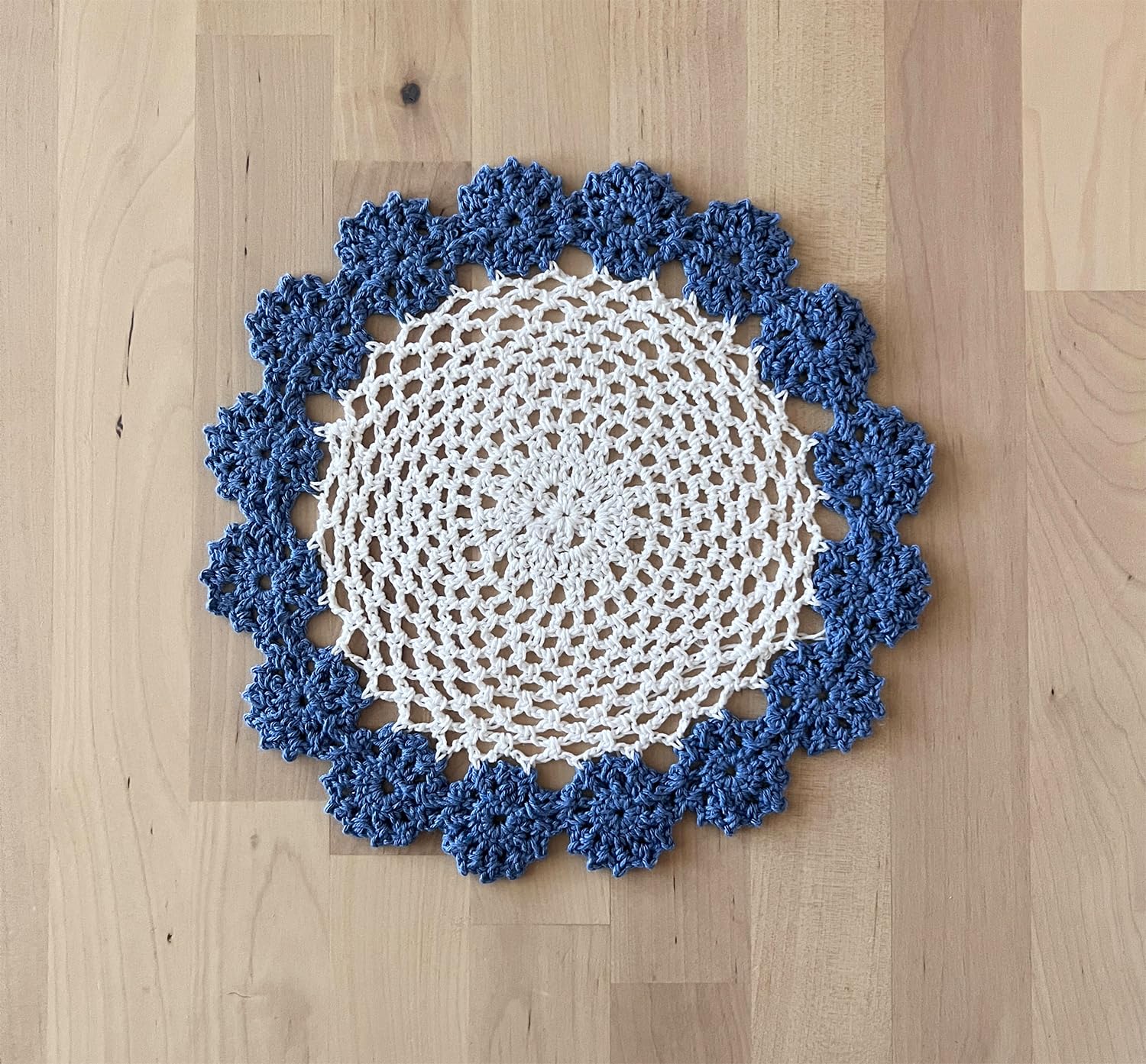 Fennco Styles Handmade Two-Tone Floral Crochet Tray Doily, 9" Round - Cloth Placemat for Everyday Use, Holidays, Home Décor, Cocktail Party, Tea Party, Special Occasion