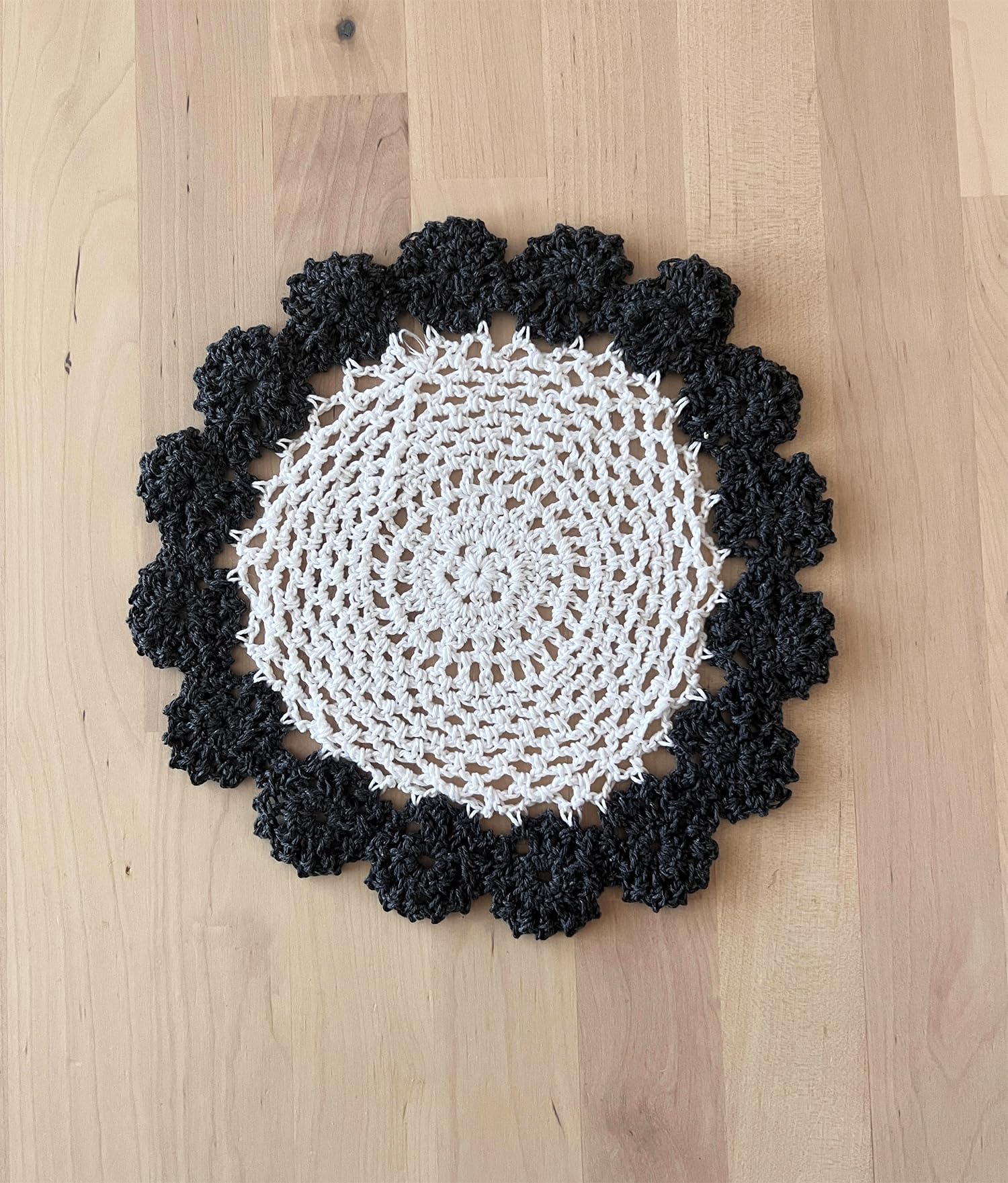 Fennco Styles Handmade Two-Tone Floral Crochet Tray Doily, 9" Round - Cloth Placemat for Everyday Use, Holidays, Home Décor, Cocktail Party, Tea Party, Special Occasion