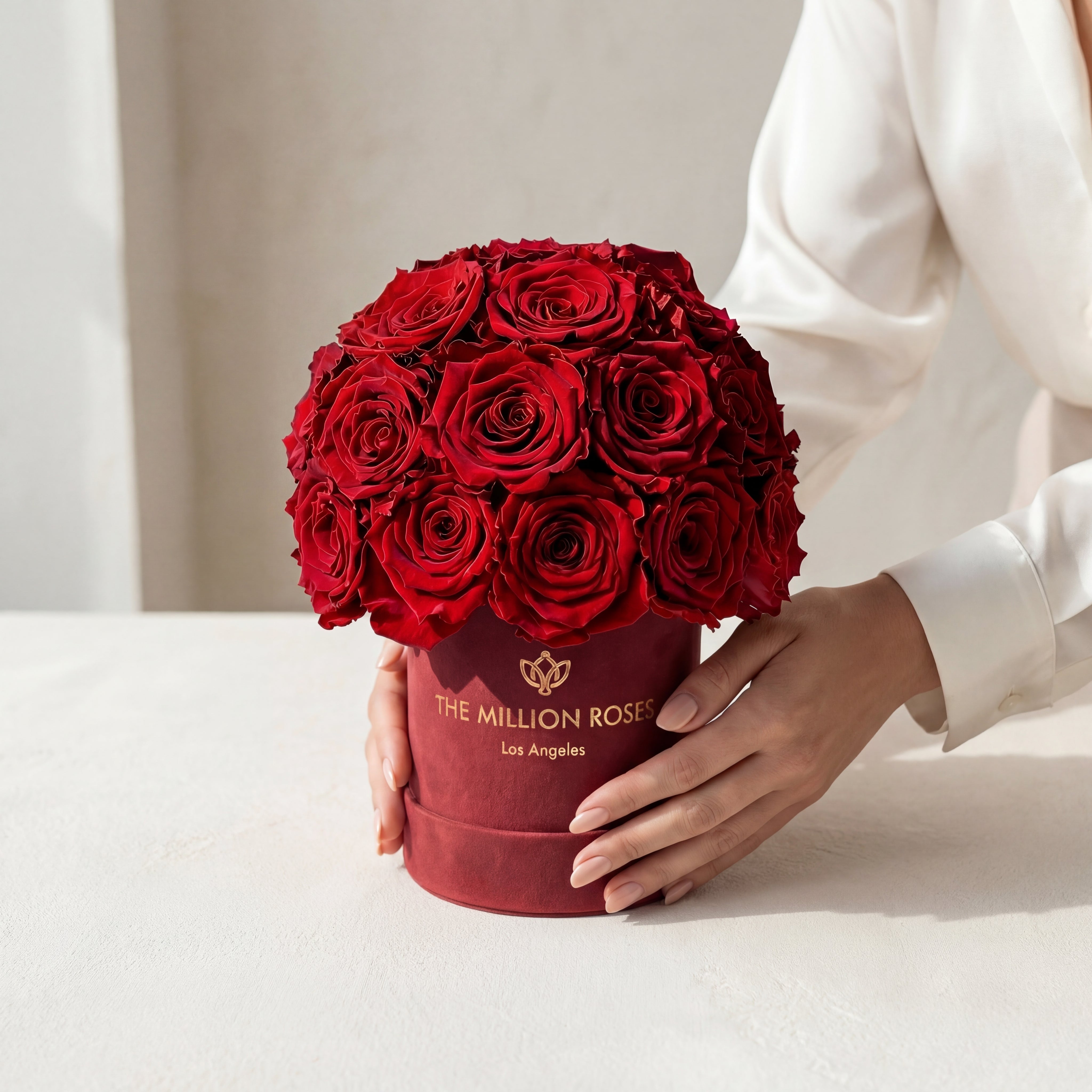 Essence Bordeaux Suede Superdome Box | Red Roses