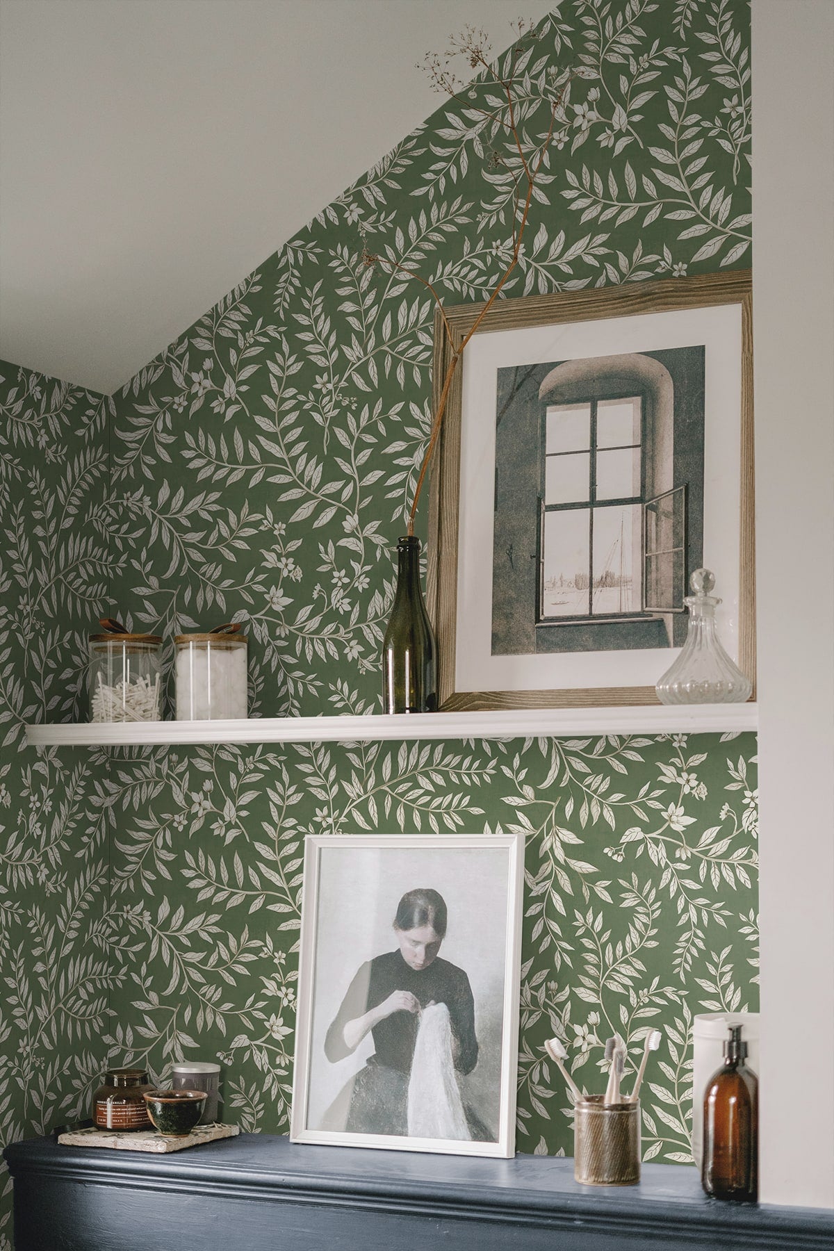 Vining Leaf Trail Premium Matte Non-Woven Peel and Stick Wallpaper
