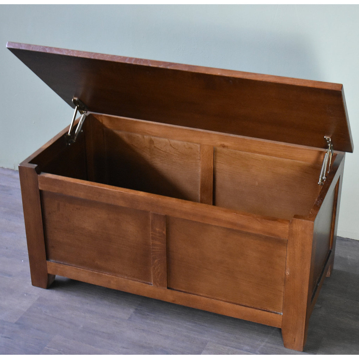 Mission Solid Oak Trunk - Walnut (AW)