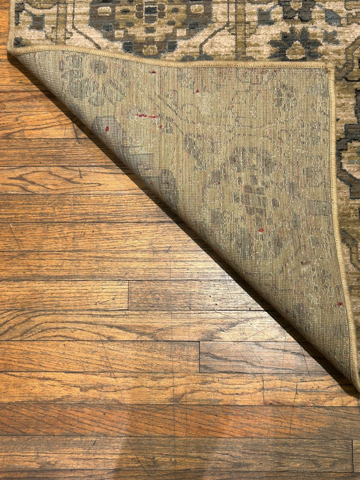 Persian-Inspired. Modern Defined. Turkish Made Rug, size 5' 4" x 7' 4"