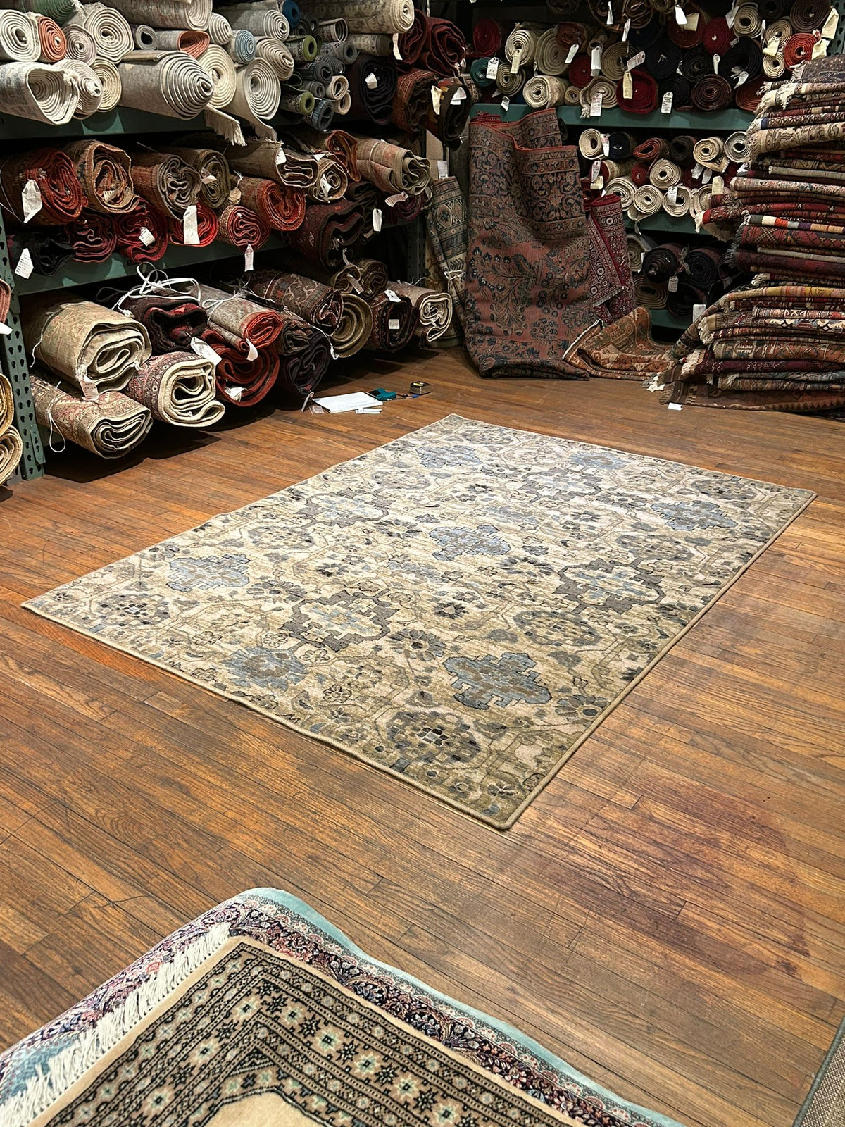 Persian-Inspired. Modern Defined. Turkish Made Rug, size 5' 4" x 7' 4"