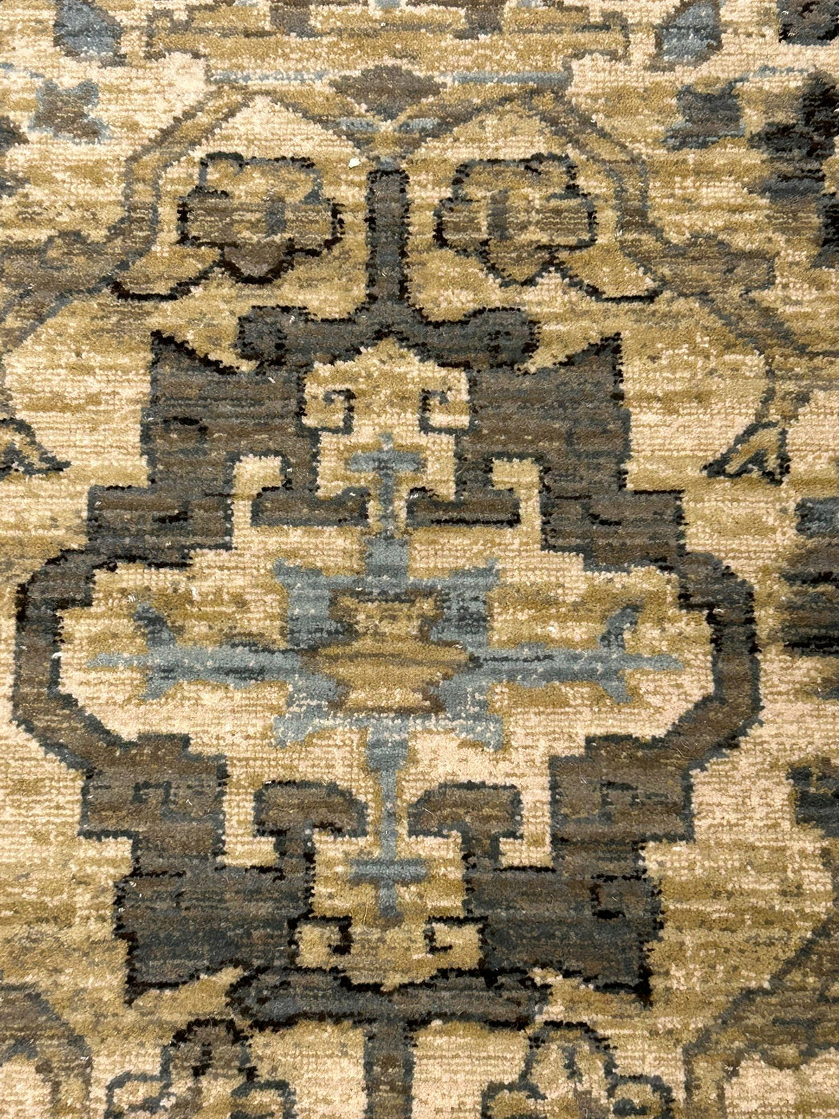 Persian-Inspired. Modern Defined. Turkish Made Rug, size 5' 4" x 7' 4"