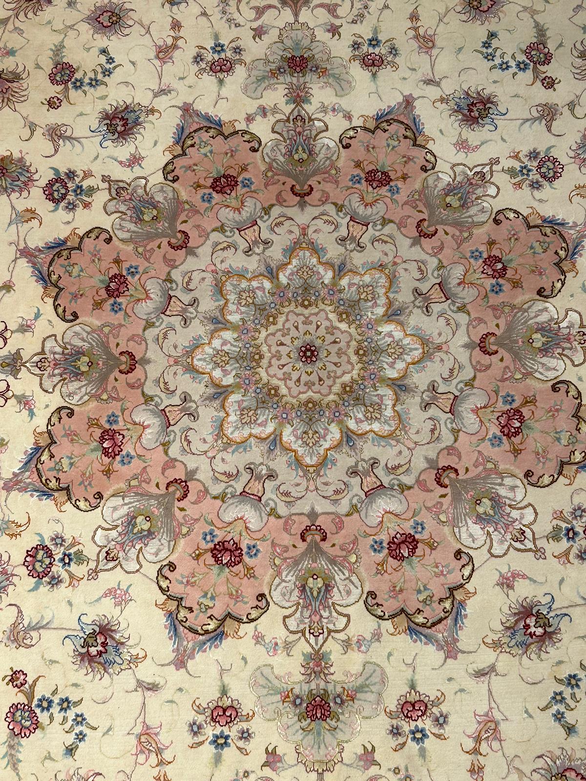 Exquisite 100% Silk Persian Design Rug – Elegant and Luxurious, size 10" x 14" (H)