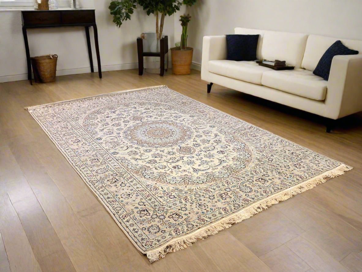 Exquisite 100% Silk Persian Design Rug – Elegant and Luxurious, size 2' 6" x 9' 7"