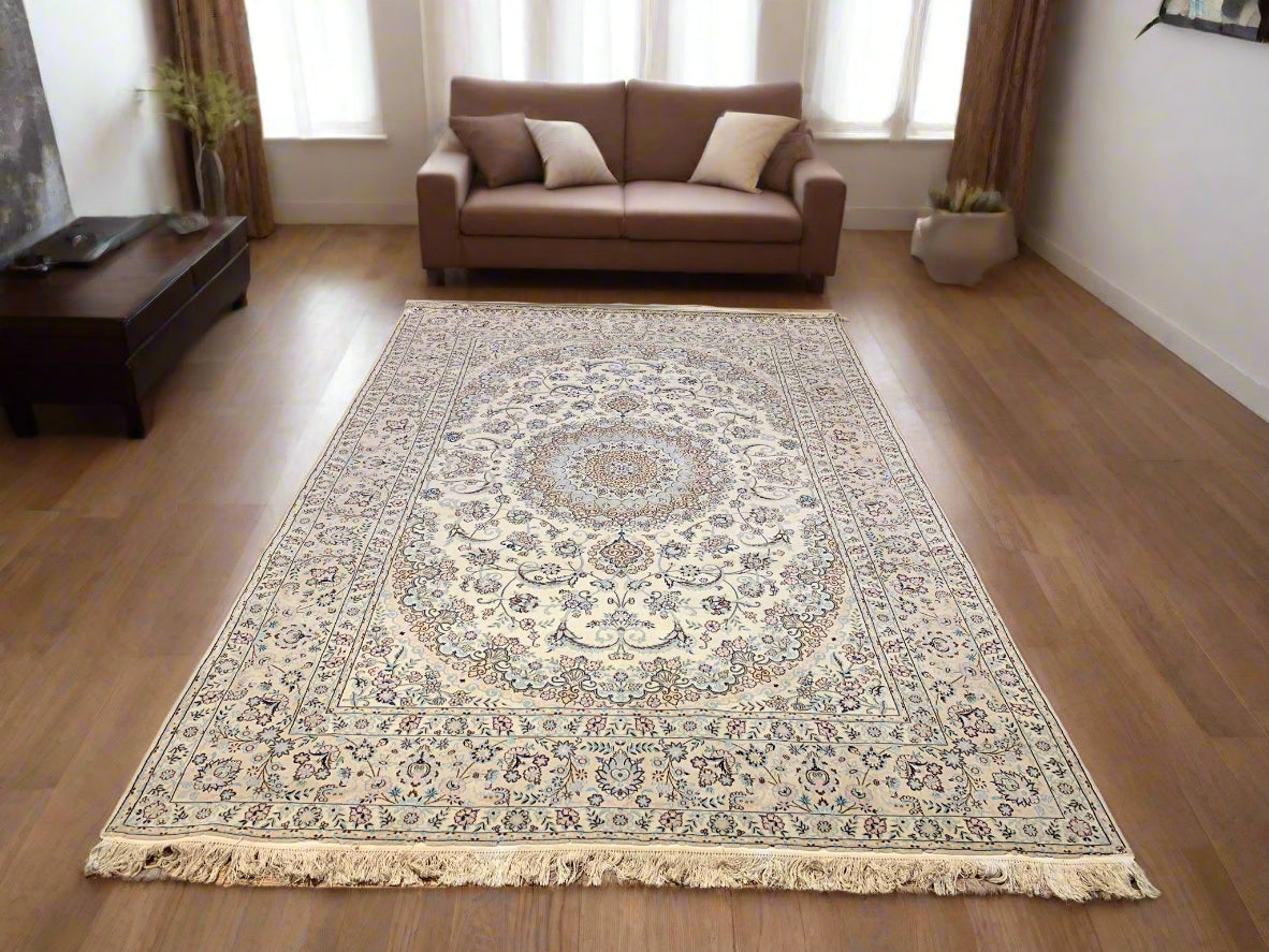 Exquisite 100% Silk Persian Design Rug – Elegant and Luxurious, size 2' 6" x 9' 7"