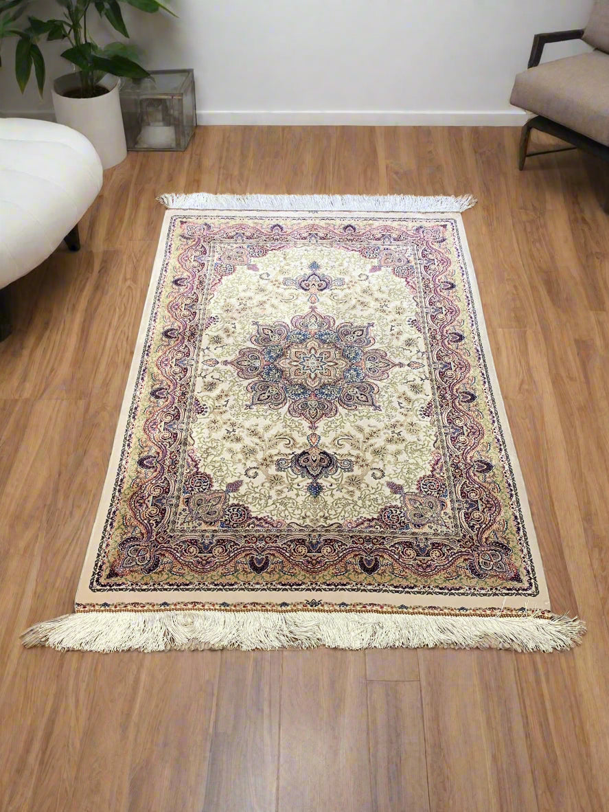 Exquisite 100% Silk Persian Design Rug – Elegant and Luxurious, size 2' 6" x 4"(H)