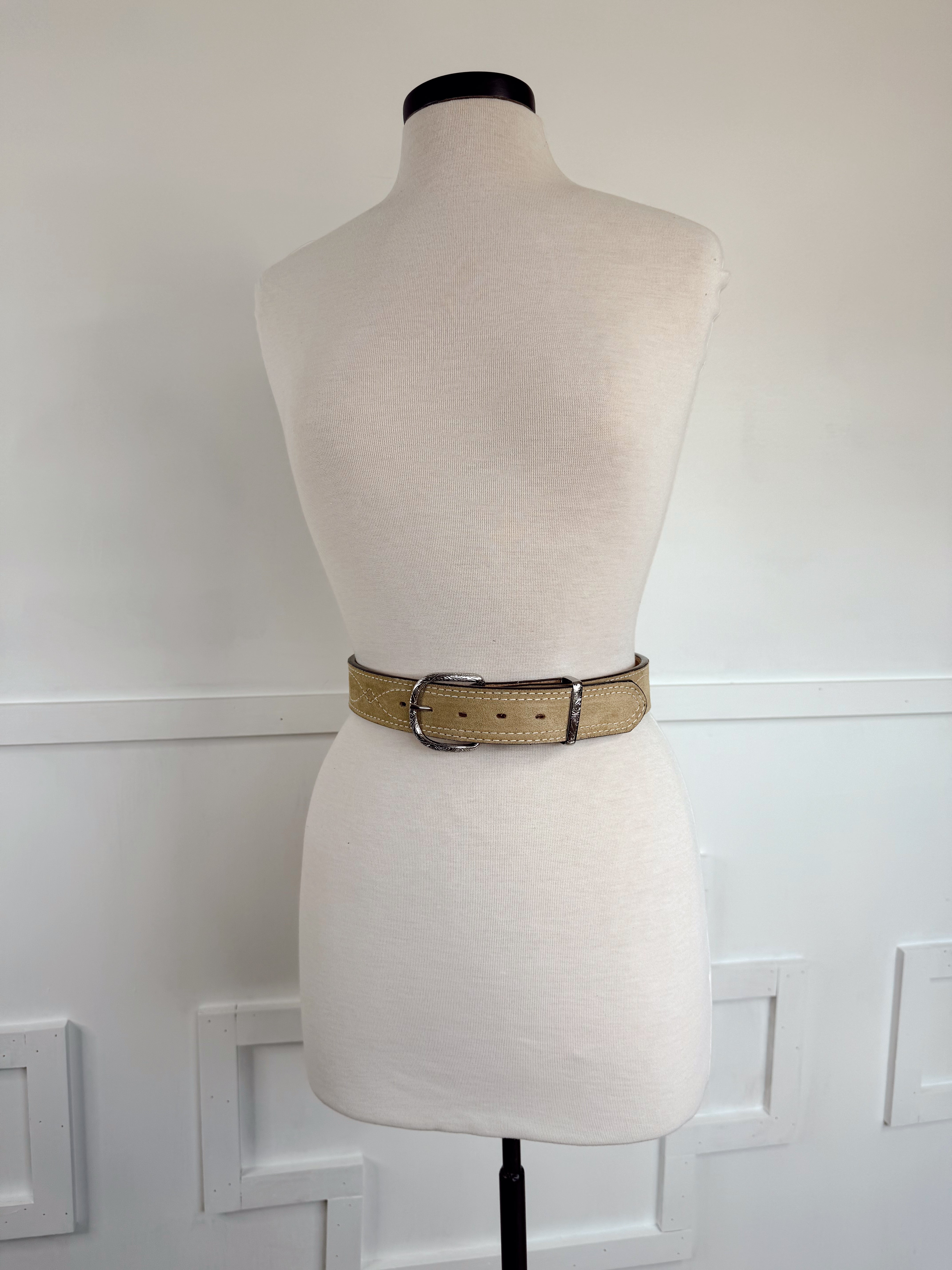 The Gunslinger Belt in Sand
