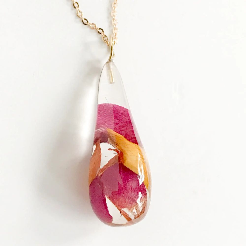 Resin Teardrop Pendant Necklace with Rose Petals