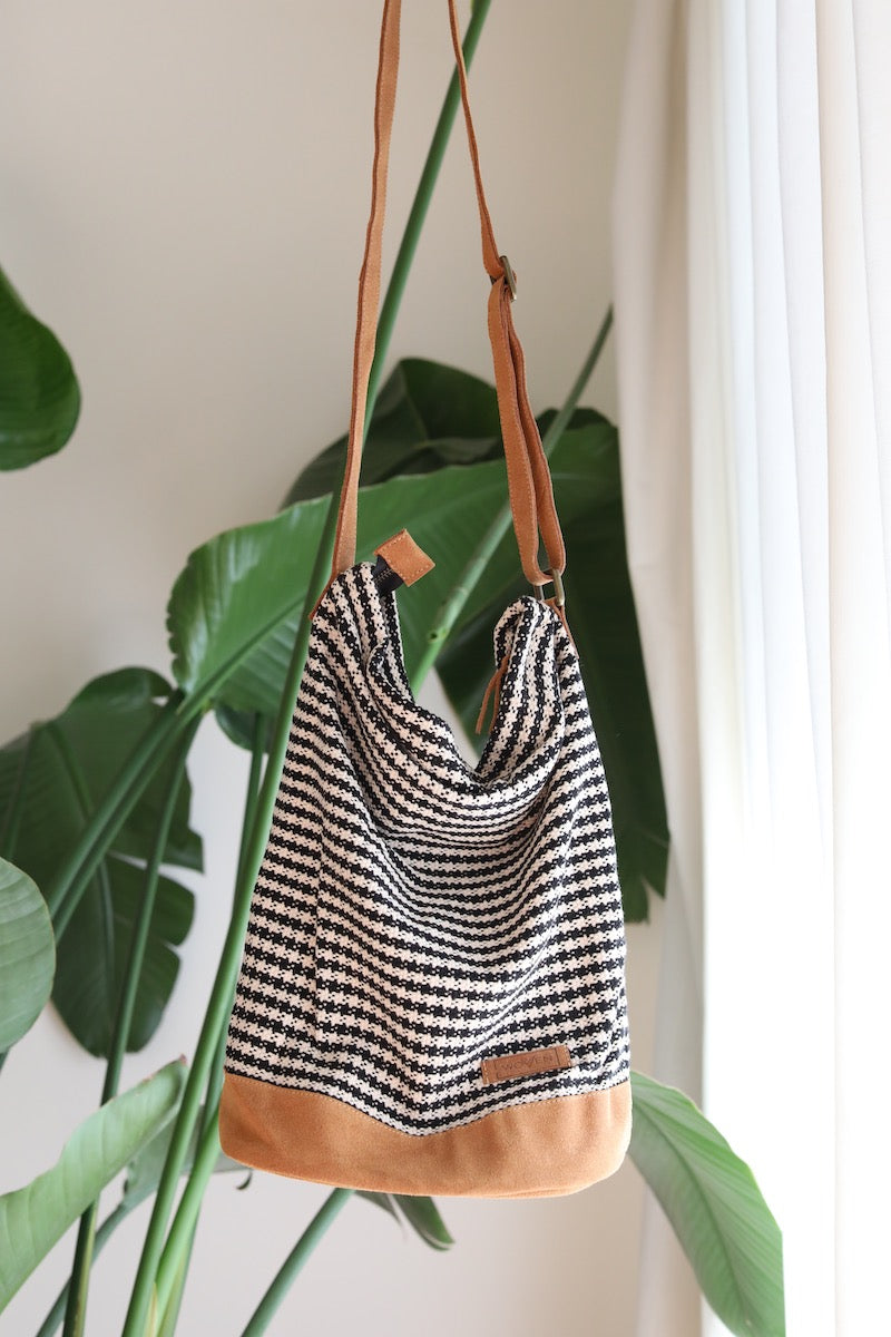 WOVEN Zipper Sling Bag - Houndstooth