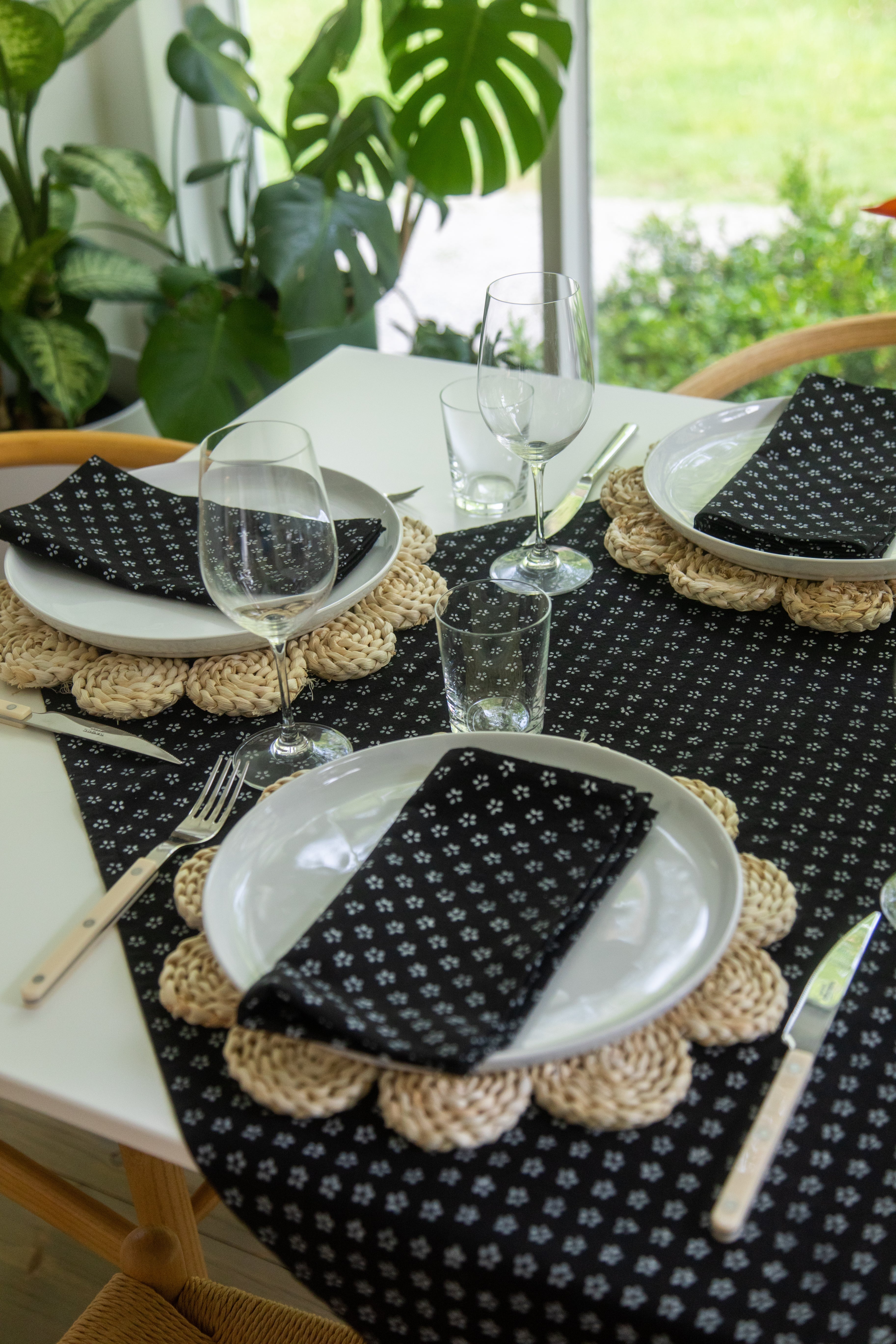 Ditsy Floral Table Throw