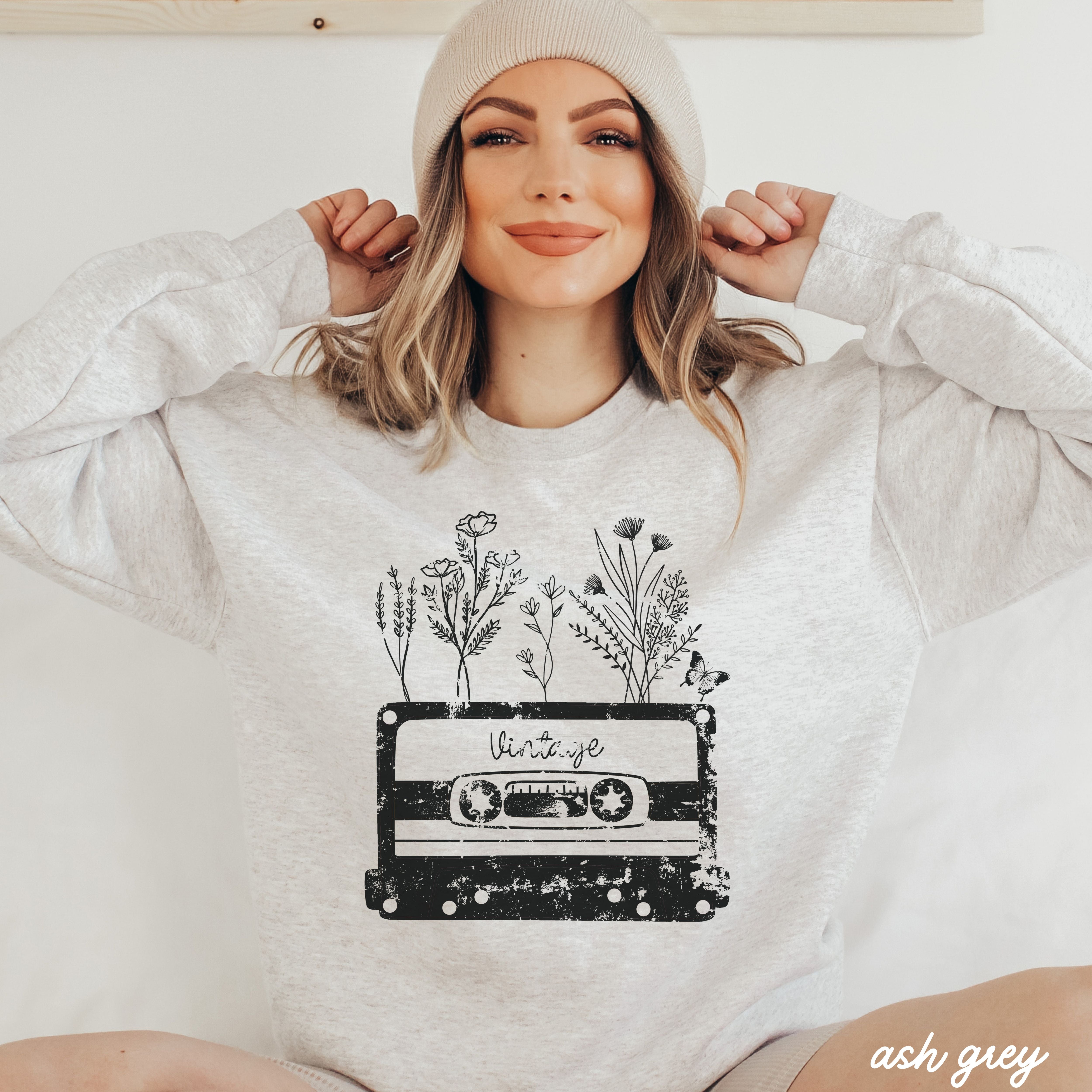 PRE-ORDER: Floral Vintage Tape Sweatshirt *2 Colors (S-3X)