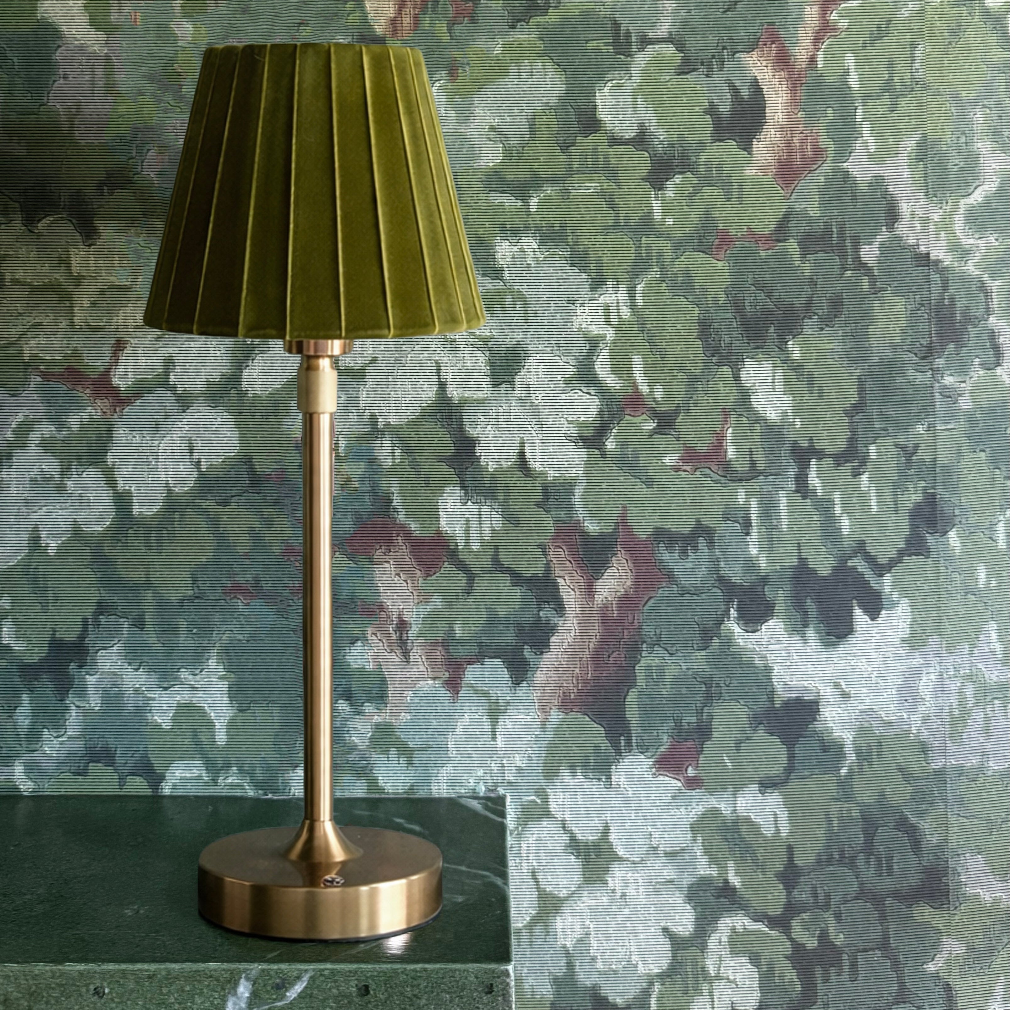 Pietra green velvet lamp