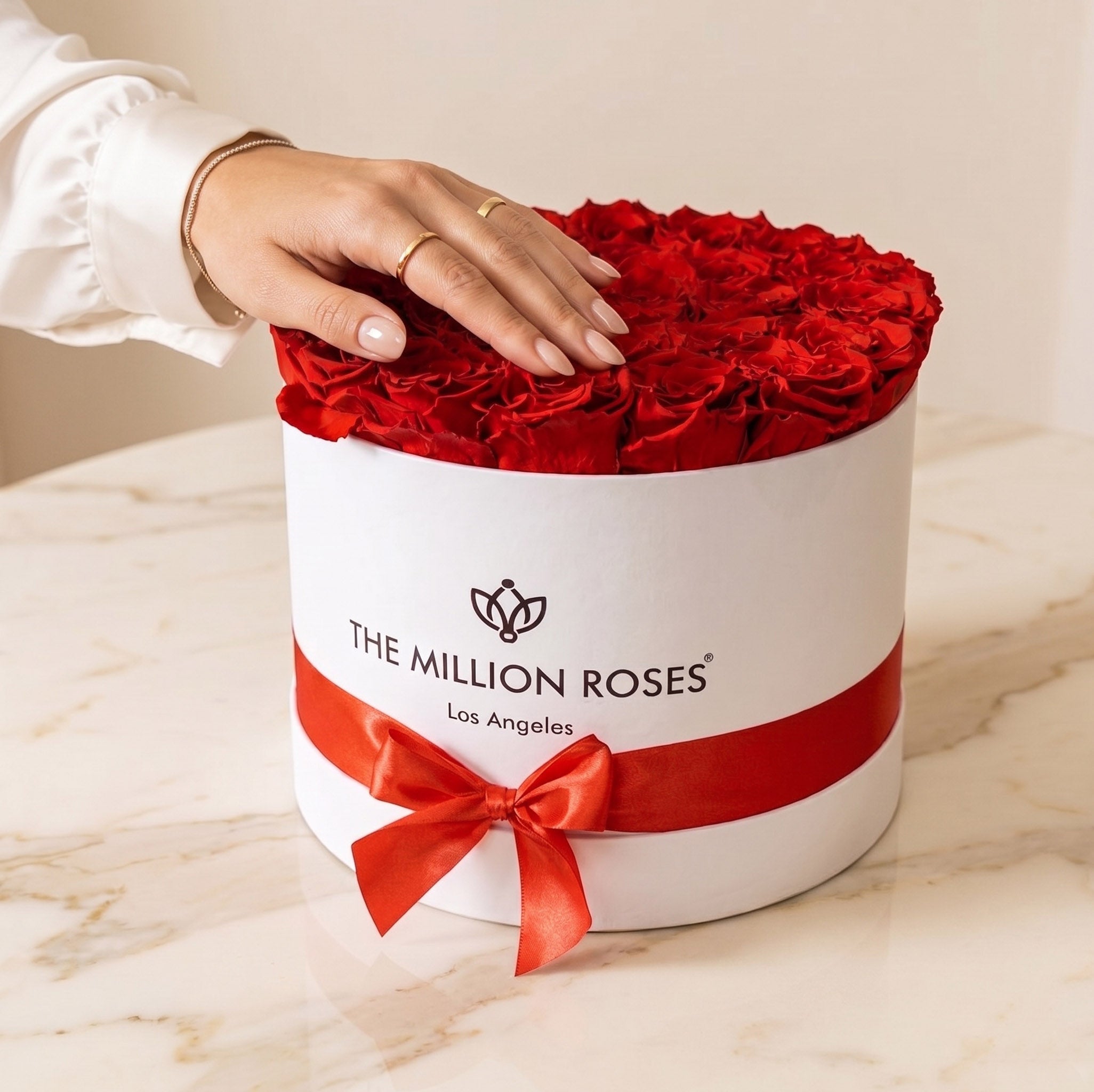 Supreme White Box | Red Roses