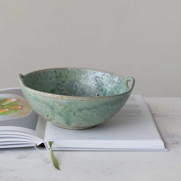 Stoneware Berry Bowl w/ Handles