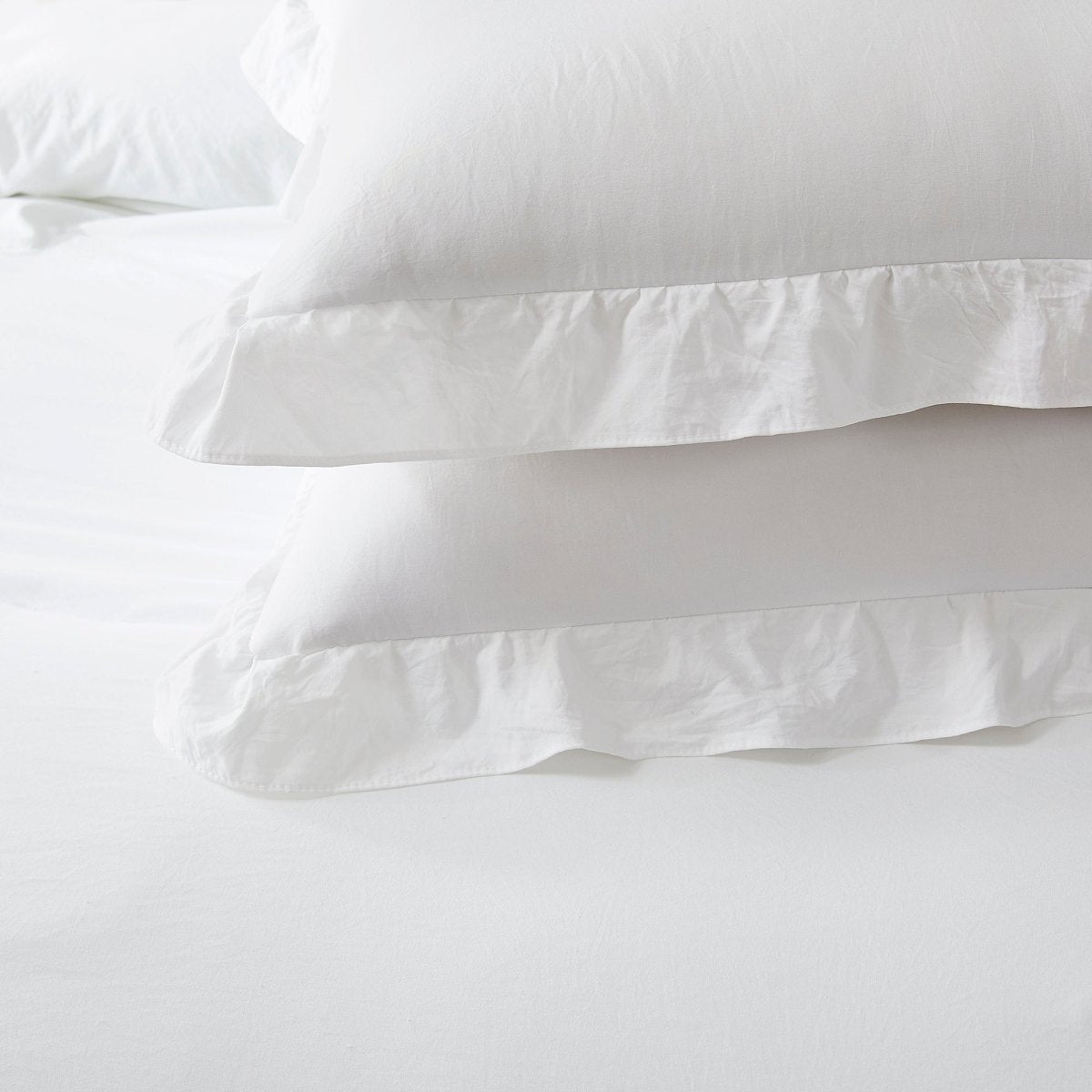 Reyna Comforter Set