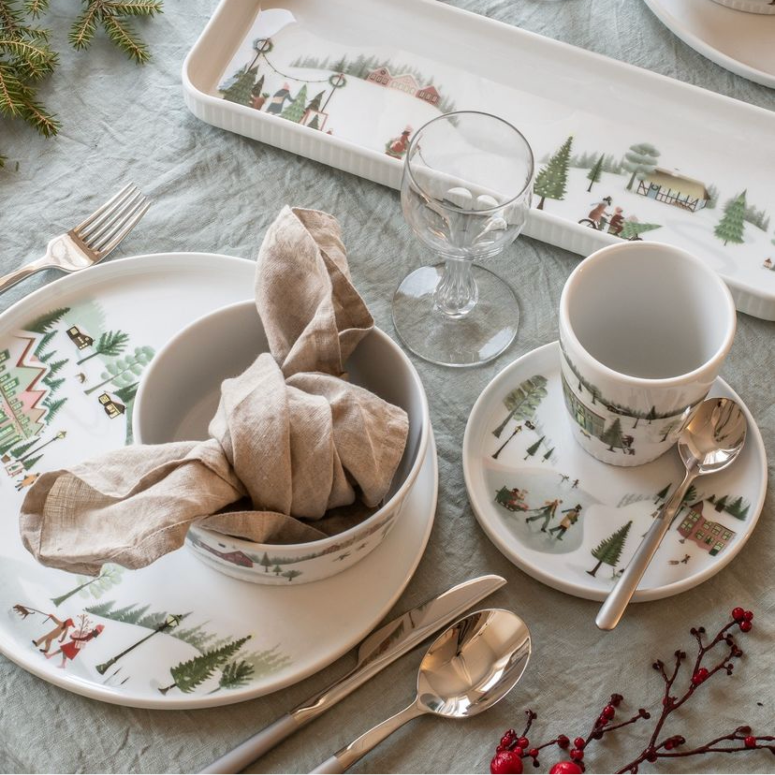 Winter Decor Plisse Tapas 14 x 4.5"