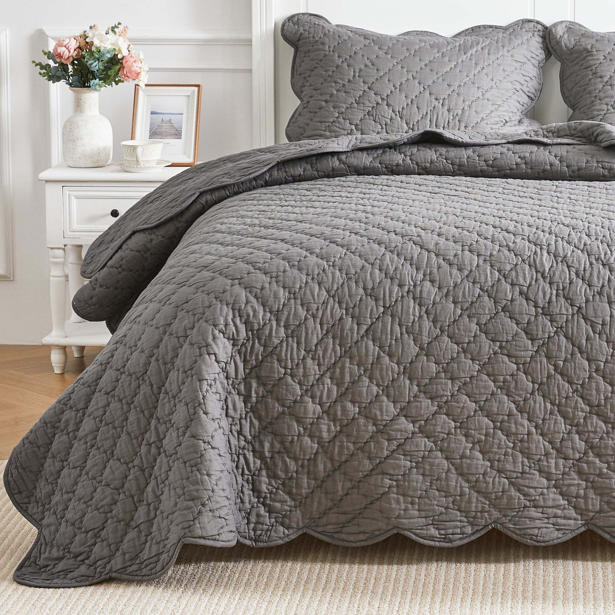 Diamond Scallop Cotton Voile Hand Stitched Quilt Set
