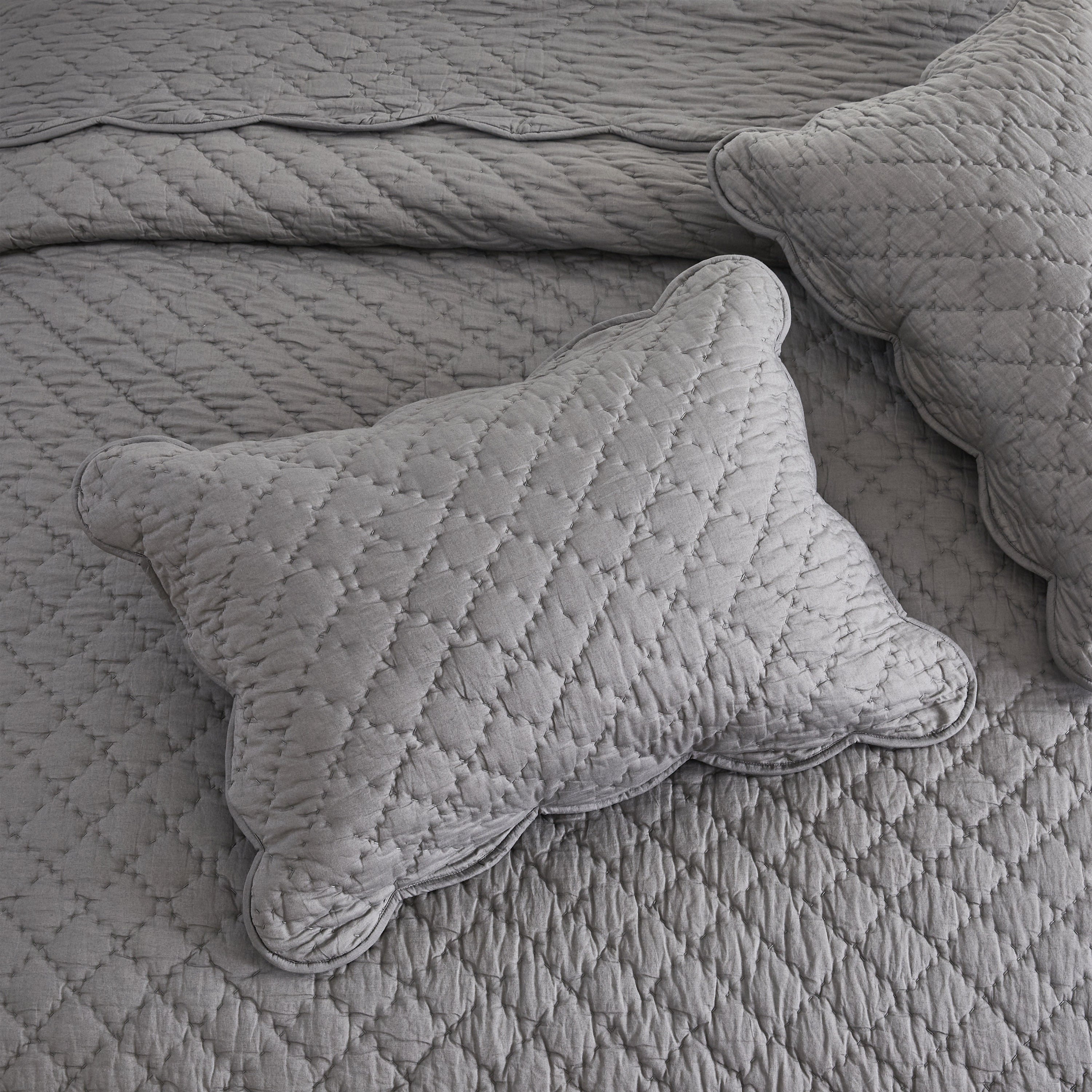 Diamond Scallop Cotton Voile Hand Stitched Quilt Set