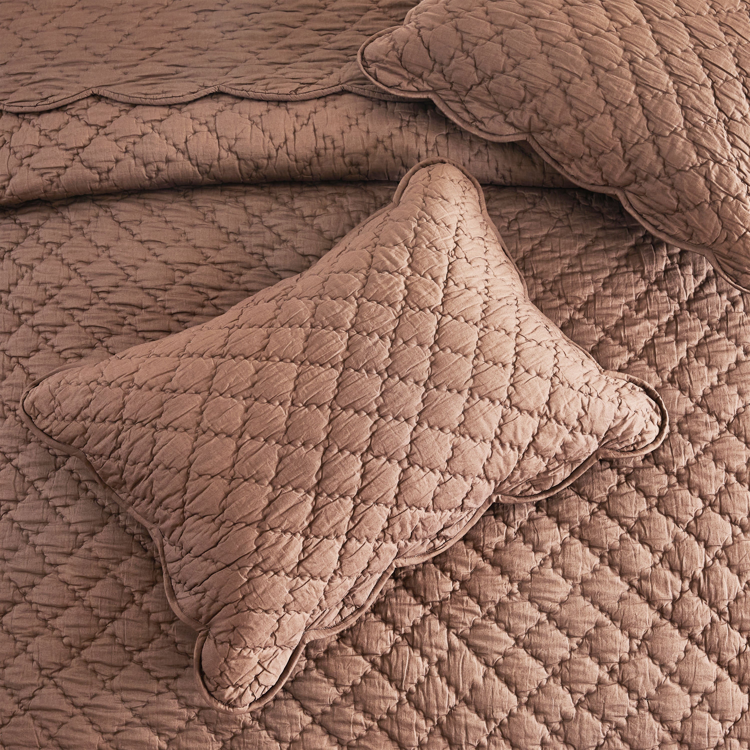 Diamond Scallop Cotton Voile Hand Stitched Quilt Set