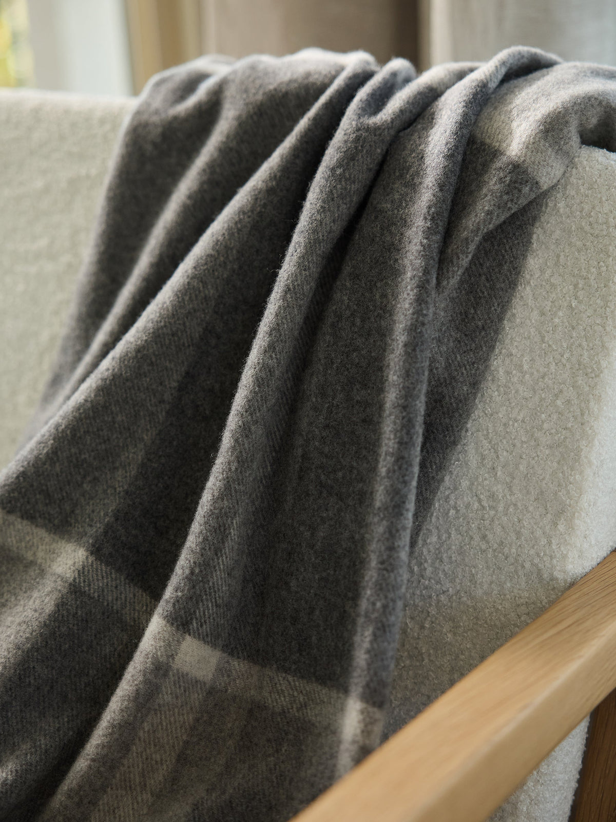 Lucca Throw