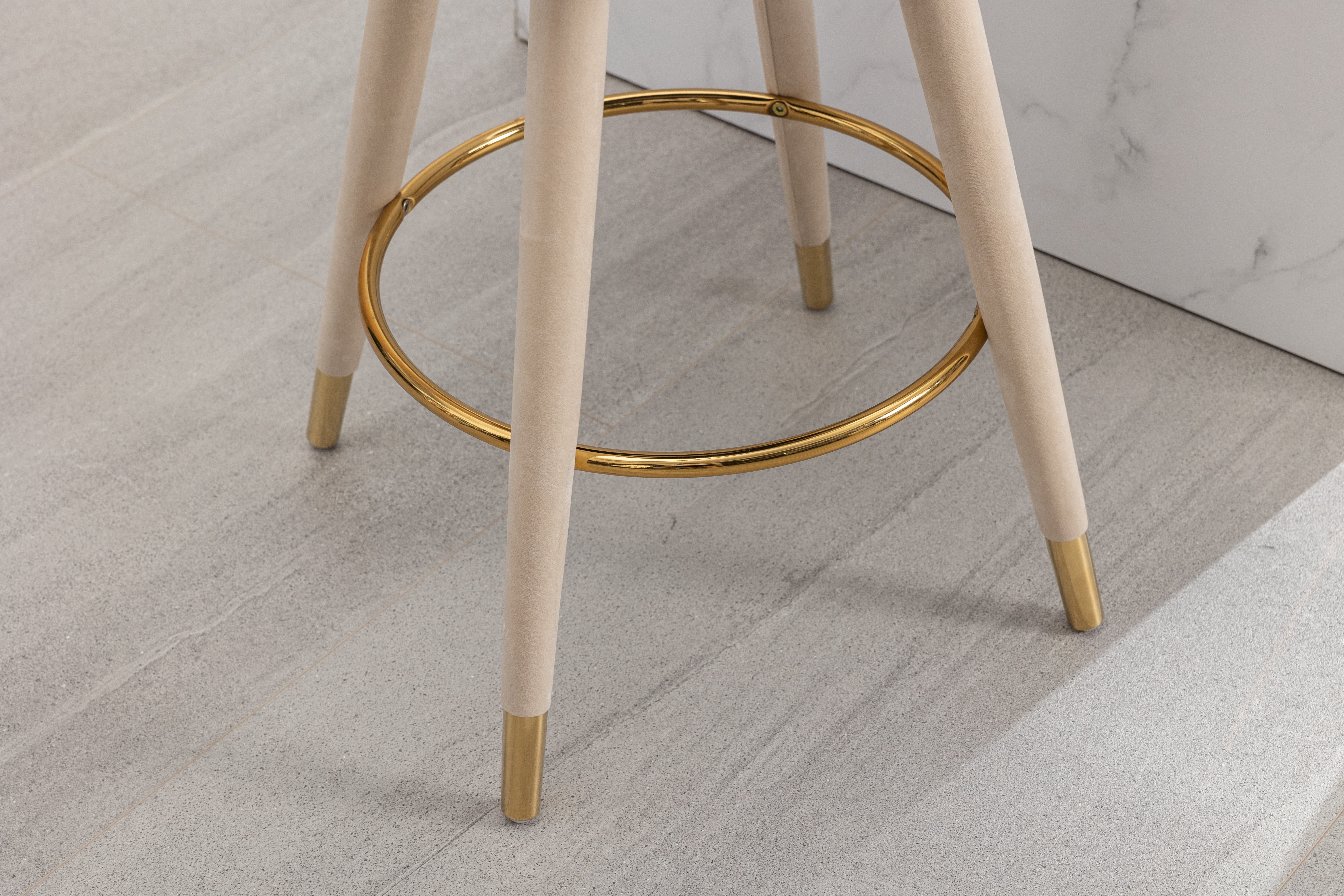 COOLMORE Counter Height Bar Stools Set of 2 for Kitchen Counter Solid Wood Legs with a fixed height of 360 degrees Beige