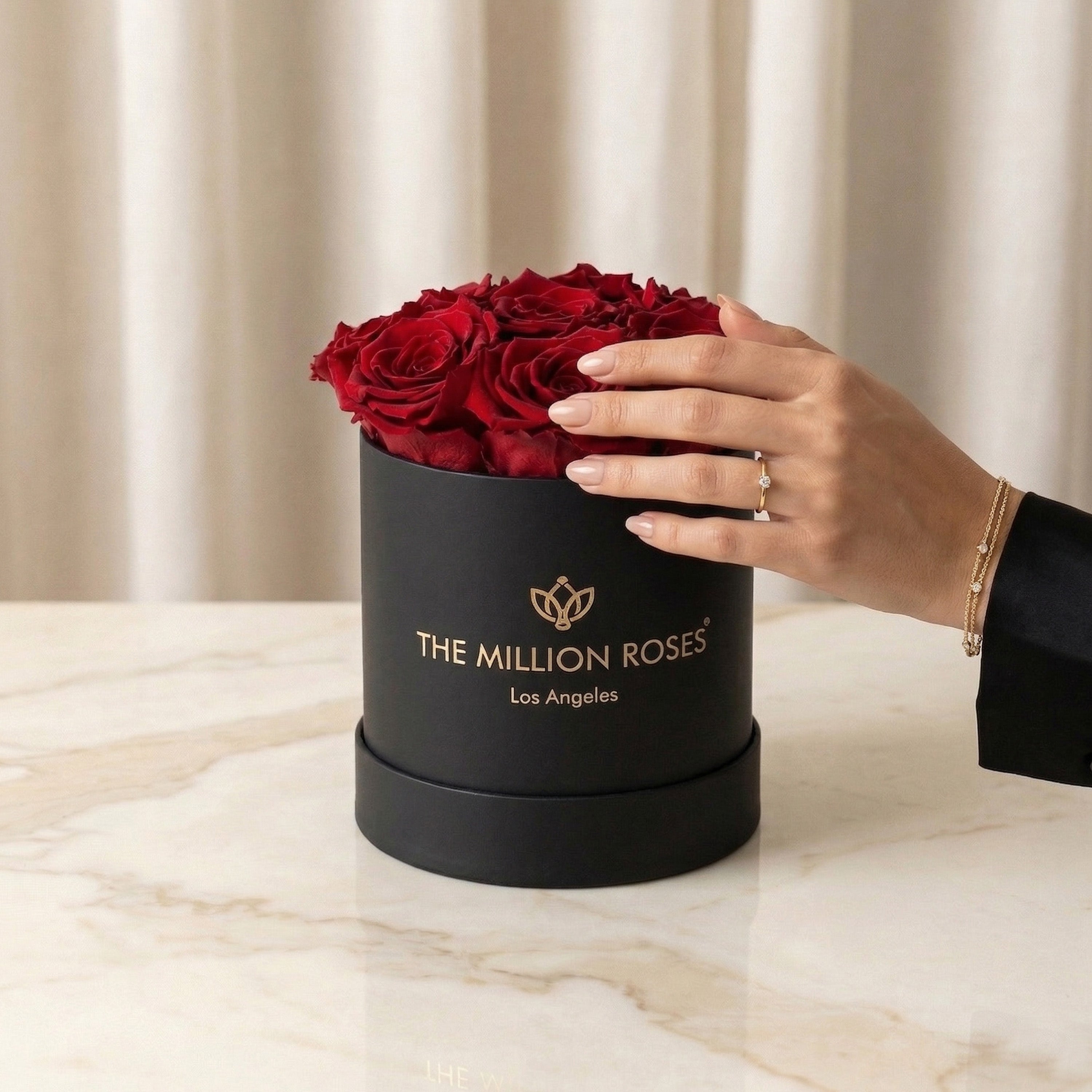 Essence Black Box | Red Roses