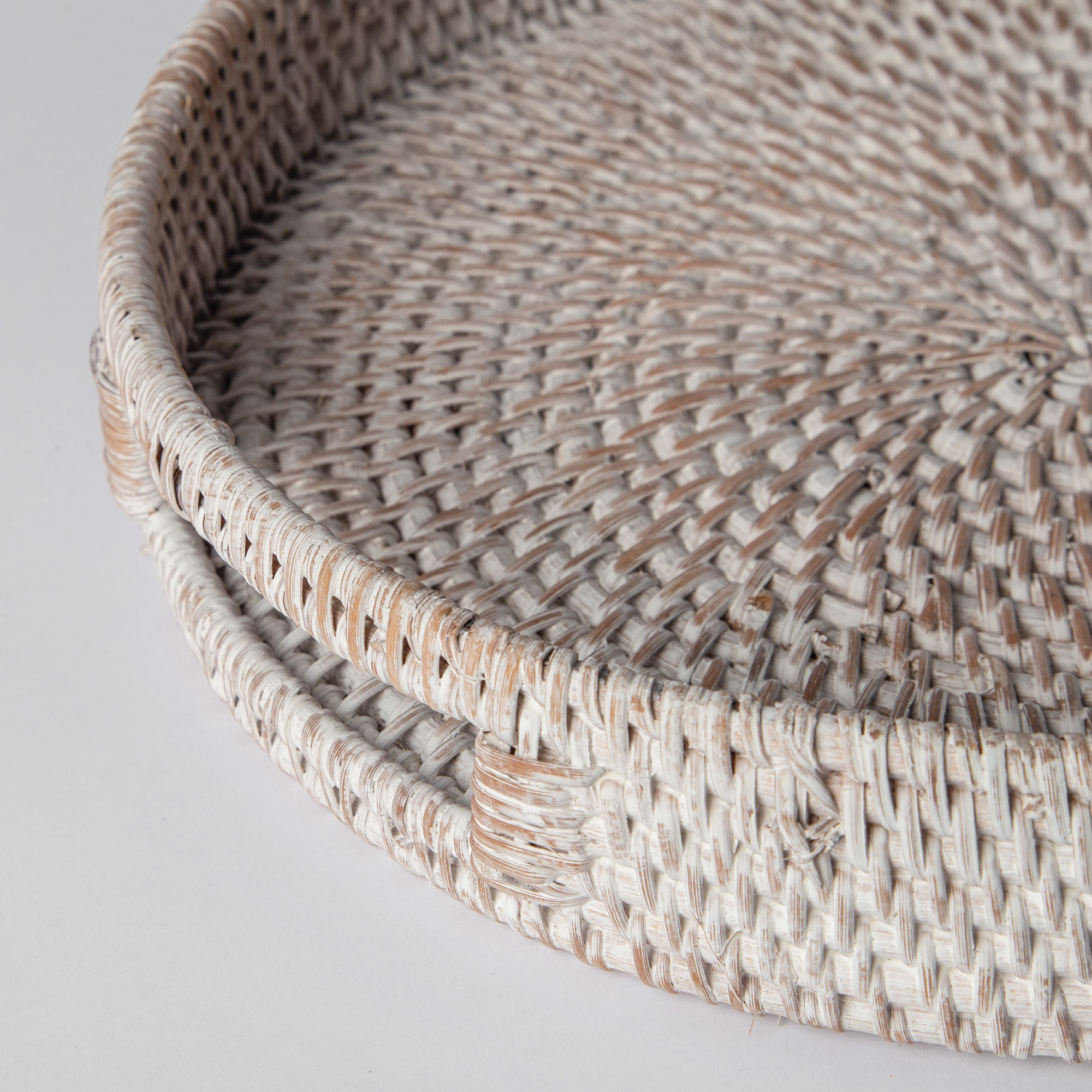 404 Round Rattan Tray — Decorative White Woven Tray for Coffee Table & Home