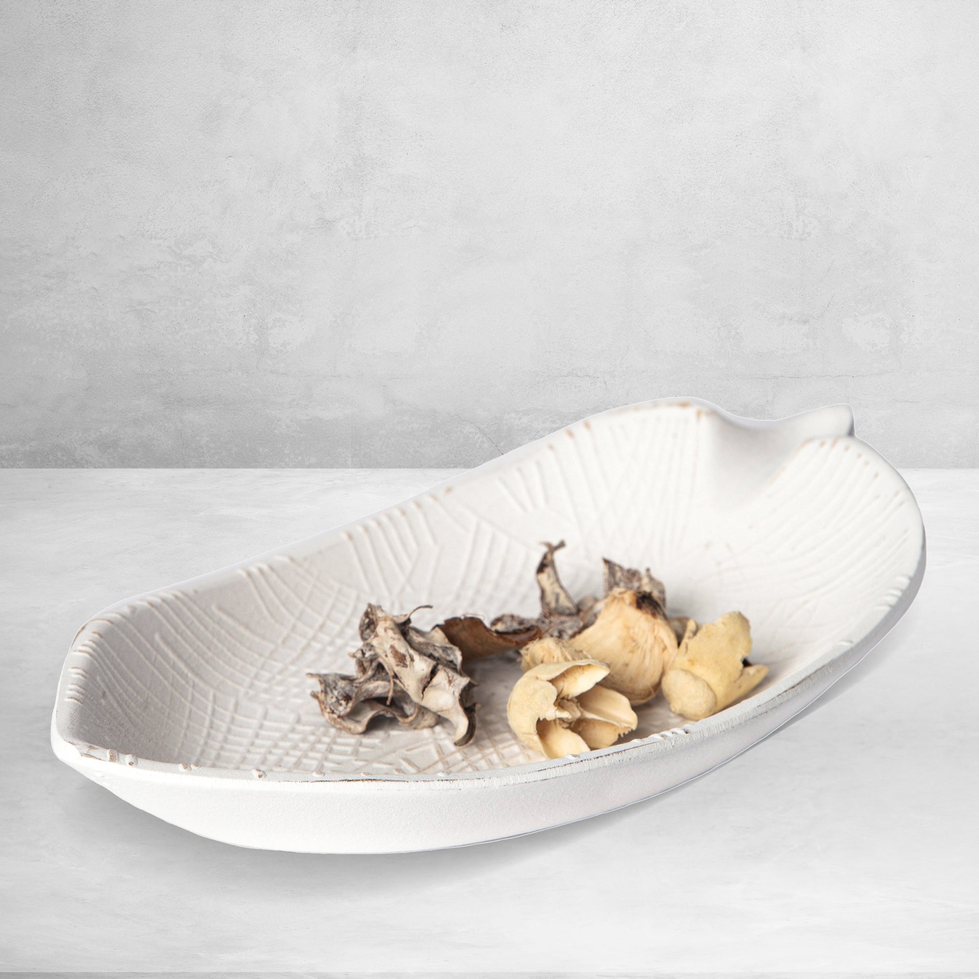 Wood Leaf Shaped Tray — Decorative Serving Platter & Key Bowl for Entryway