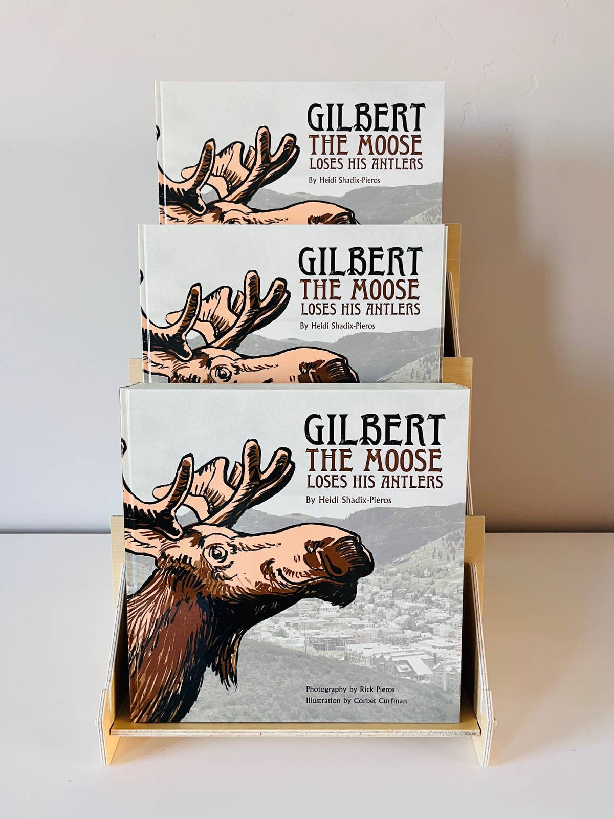 Gilbert the Moose Loses His Antlers - children's book