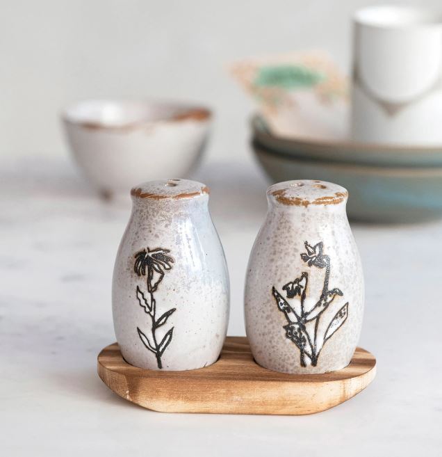 set of 3 - Salt & Pepper Shaker