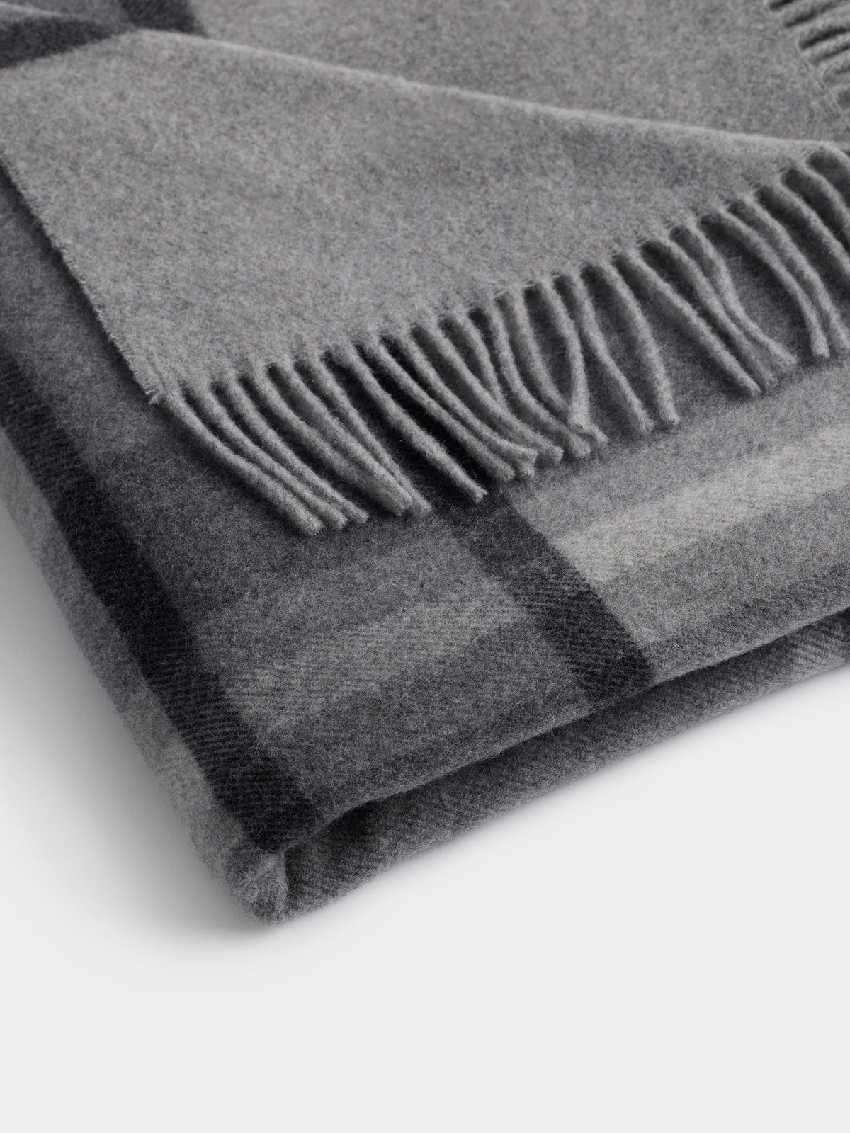 Lucca Throw