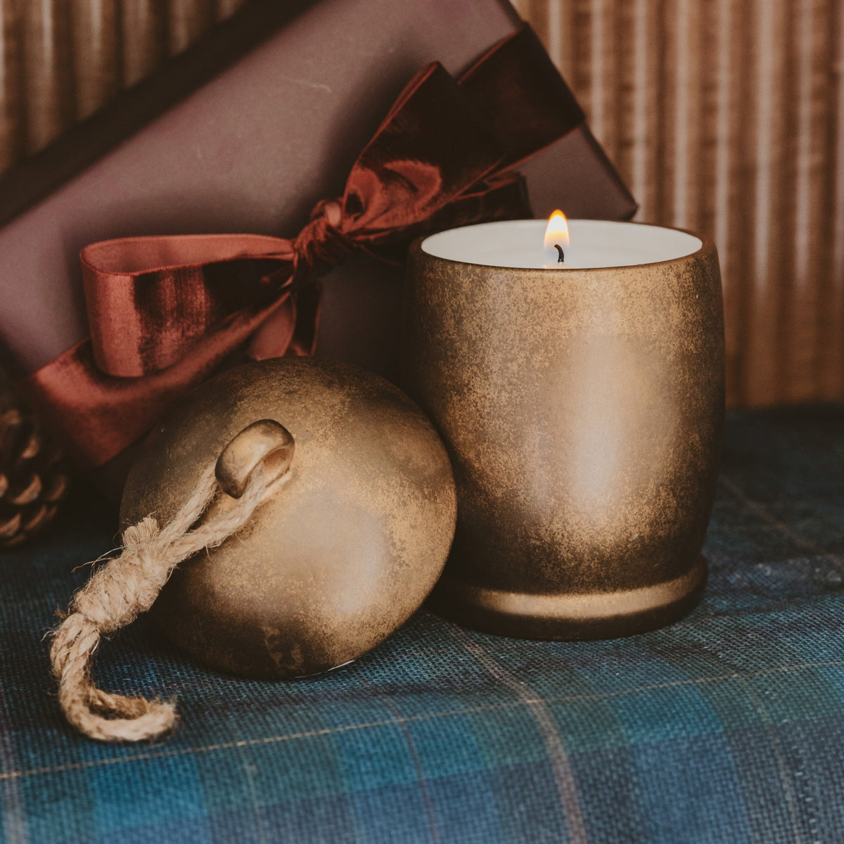 Holiday Soy Candle - Antique Gold Bell Jar - 13.5 oz