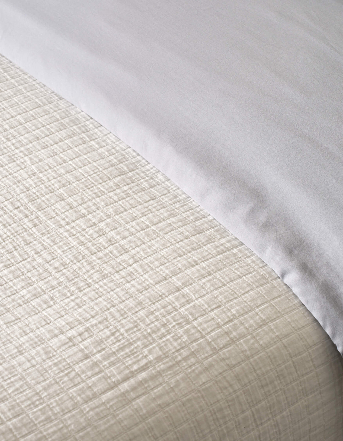 Waterfront Grid Matelasse Blanket